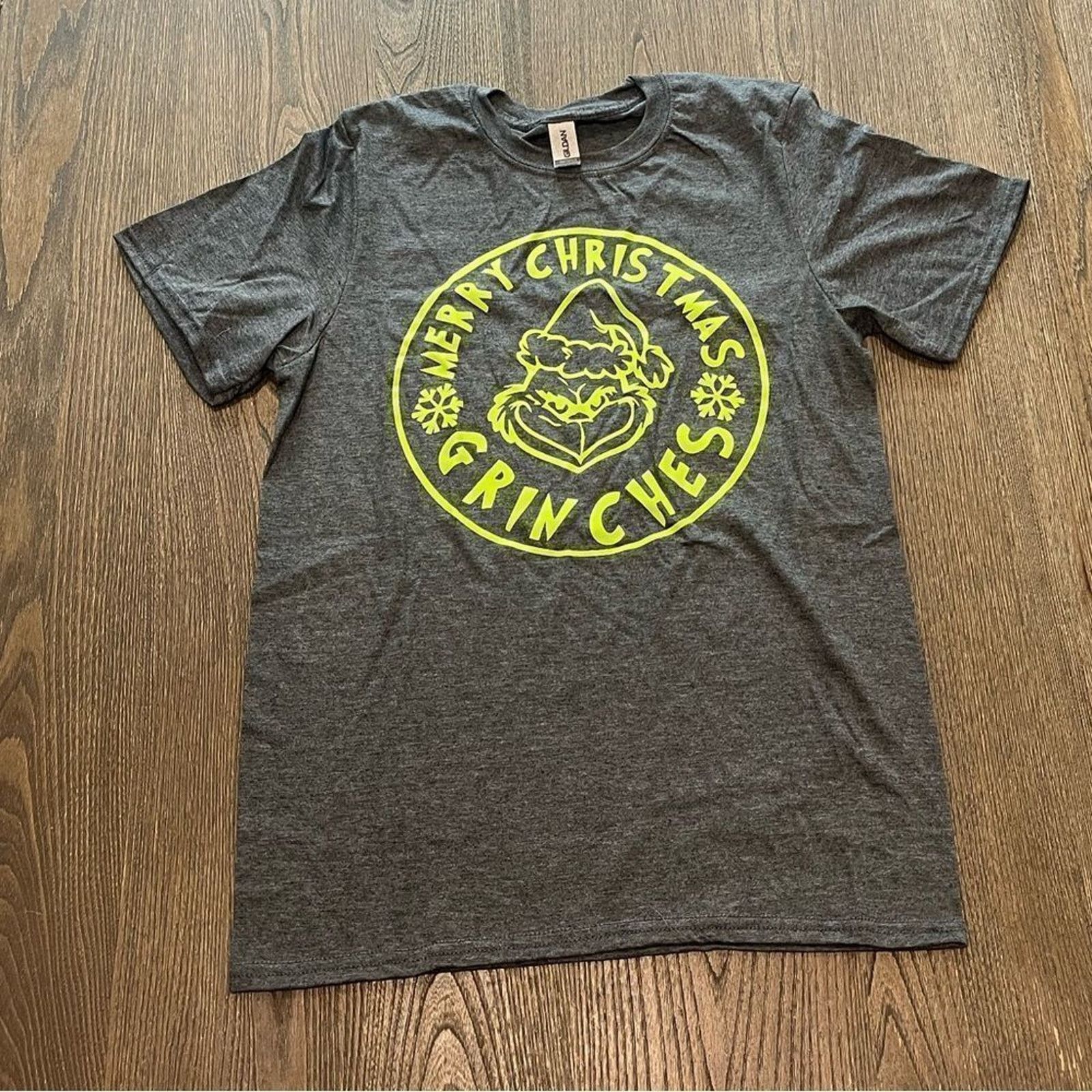 Gildan NWOT MerryChristmas Grinches Graphic Funny Holiday T-Shirt S Size S / US 4 / IT 40 - 1 Thumbnail