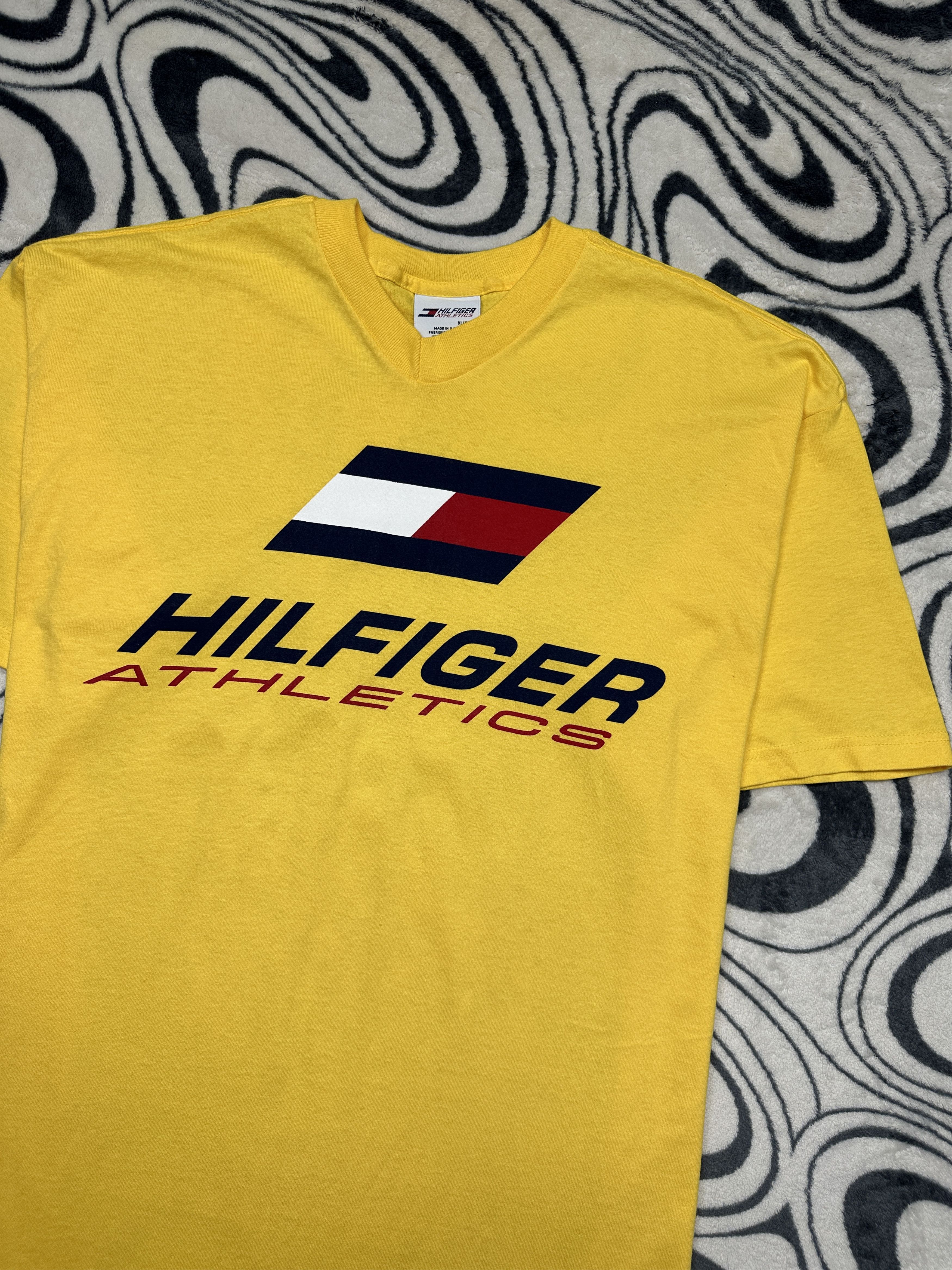 Tommy Hilfiger Tommy Hilfiger Athletics Vintage Mens T-Shirt Made in USA Size US XL / EU 56 / 4 - 2 Thumbnail