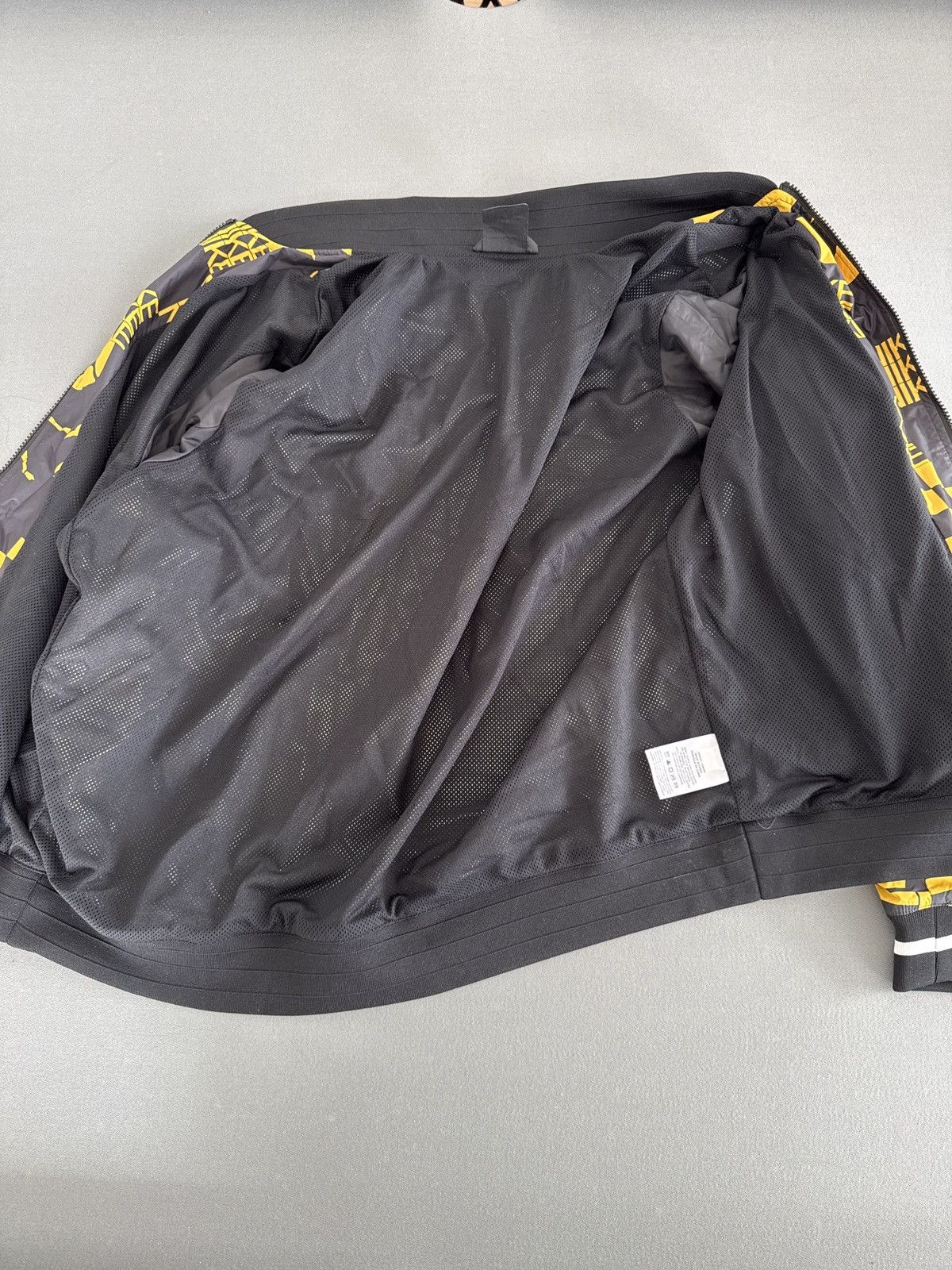 Nike Nike Sportswear Scorpion All Over Print Jacket Size US XL / EU 56 / 4 - 4 Thumbnail