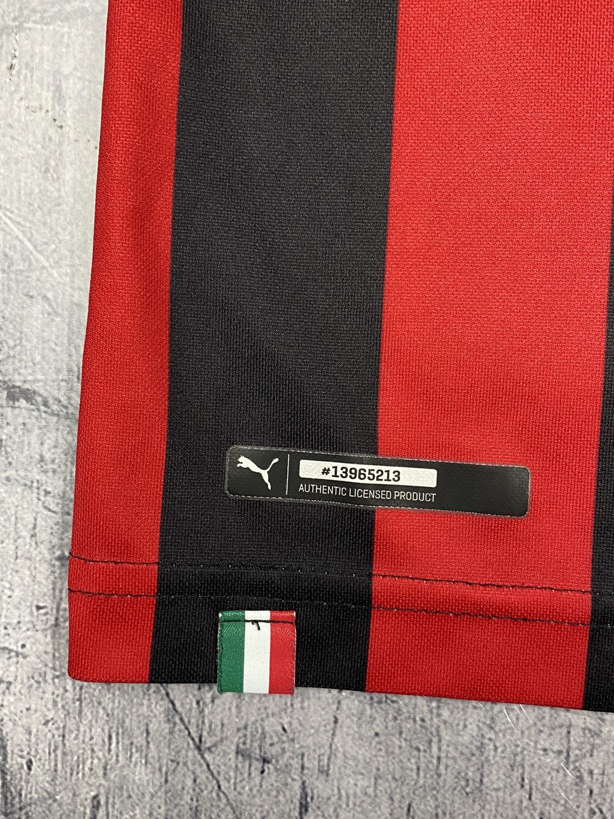 Puma × Vintage Puma AC Milan 2018 2019 Home Soccer Jersey Tee Size US M / EU 48-50 / 2 - 11 Thumbnail