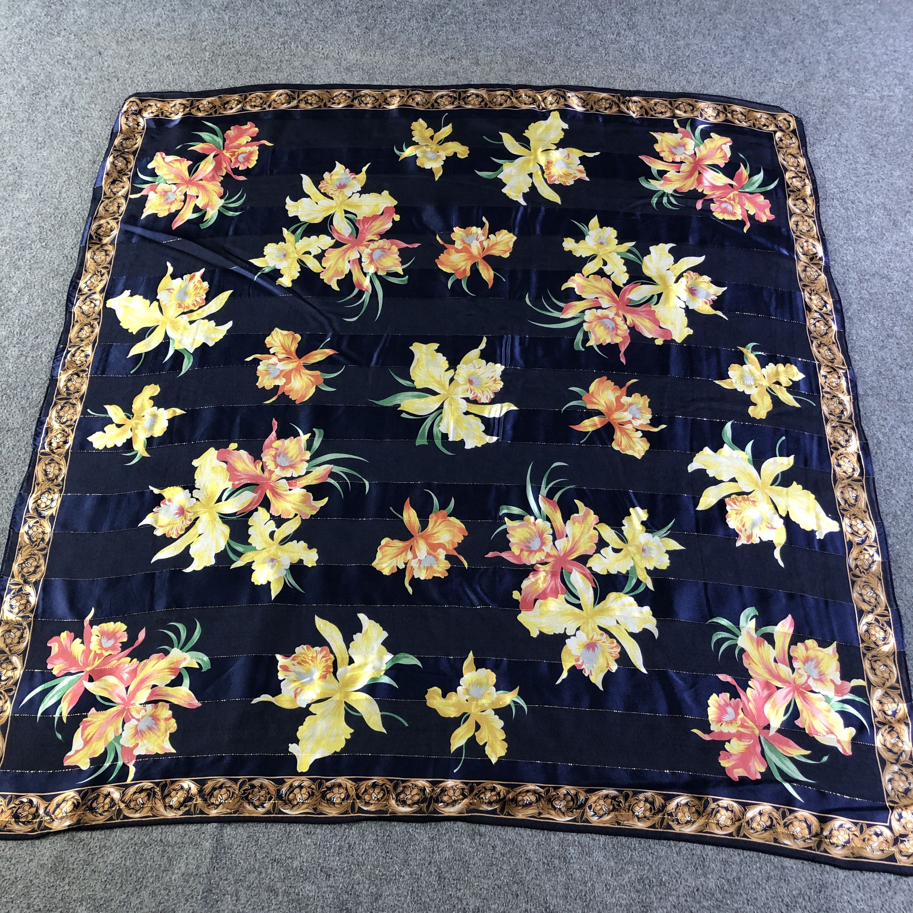 Japanese Brand Luxury Floral Silk Scarf M1017 Size ONE SIZE - 2 Thumbnail