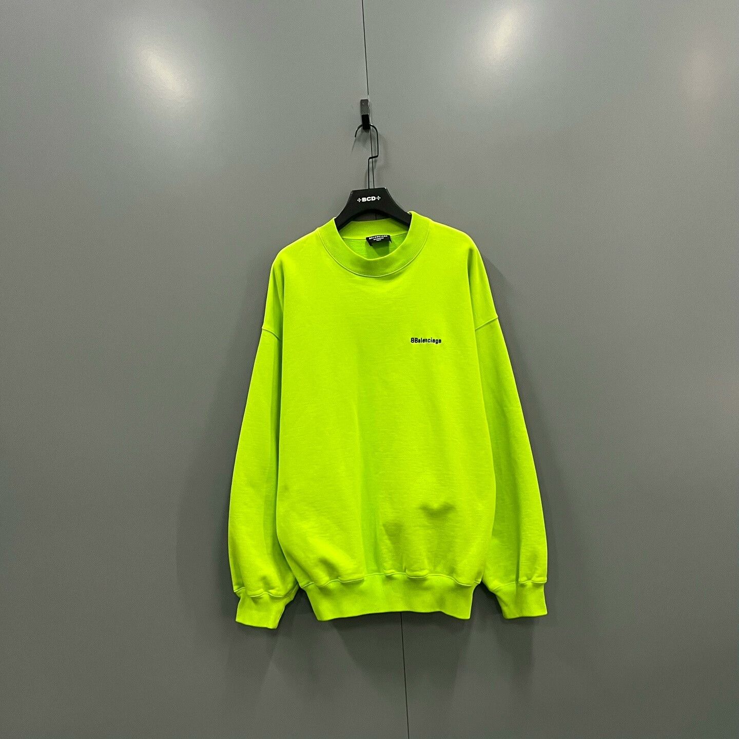 Balenciaga Balenciaga Fluorescent Green Embroidered Logo Sweatshirt Size US S / EU 44-46 / 1 - 1 Thumbnail