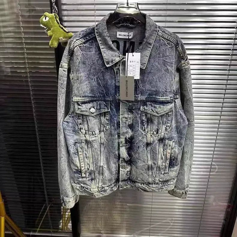 Balenciaga Balenciaga Water ripple back embroidered logo denim jacket Size XS / US 0-2 / IT 36-38 - 1 Thumbnail