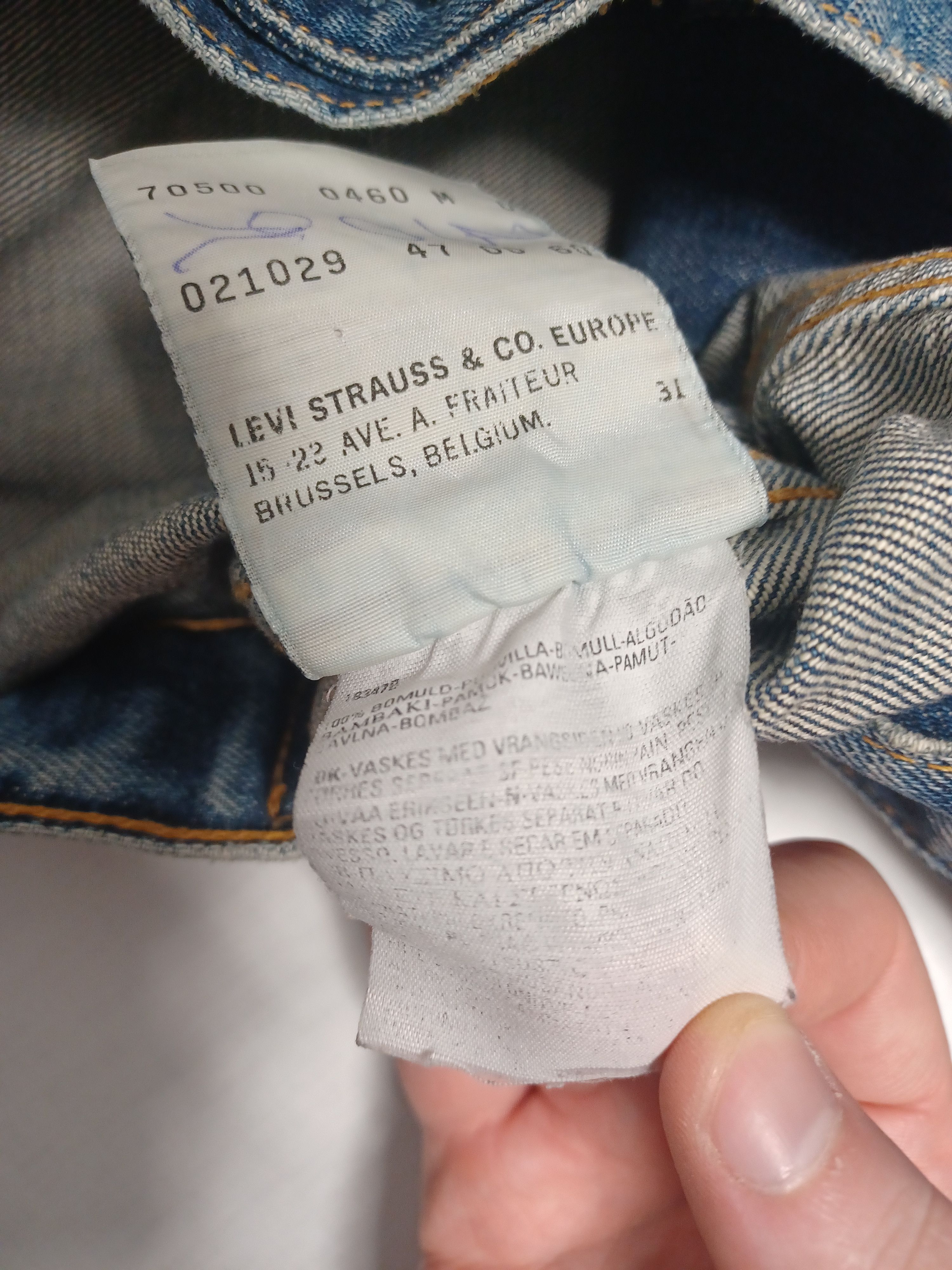 Levi's Vintage Clothing LEVI 90S MADE IN USA VINTAGE DISTRESSED LADY`S DENIM JACKET Size M / US 6-8 / IT 42-44 - 4 Thumbnail