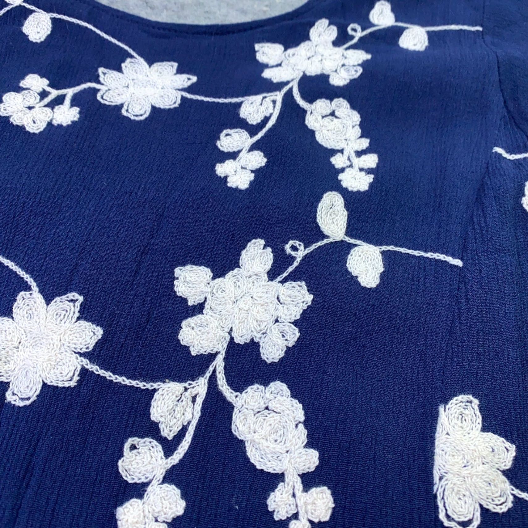 Vintage Altar'd State Womens Floral Tunic Blouse Small Blue Embroidered Lightweight Flared Sleeve Size S / US 4 / IT 40 - 4 Thumbnail