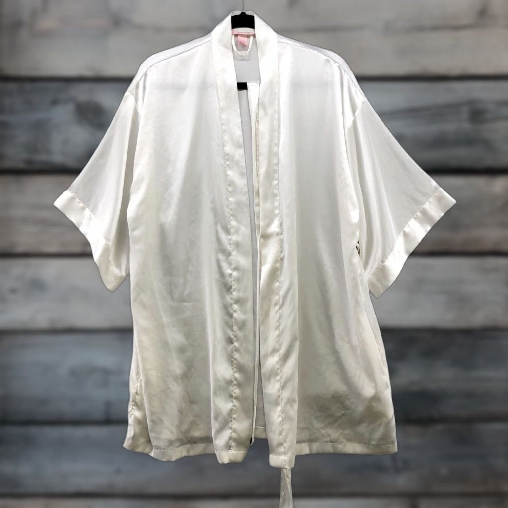 Victoria's Secret Victoria's Secret Short Sleeve Satin Robe Womens M White Kimono Lounge Size 32" / US 10 / IT 46 - 1 Thumbnail