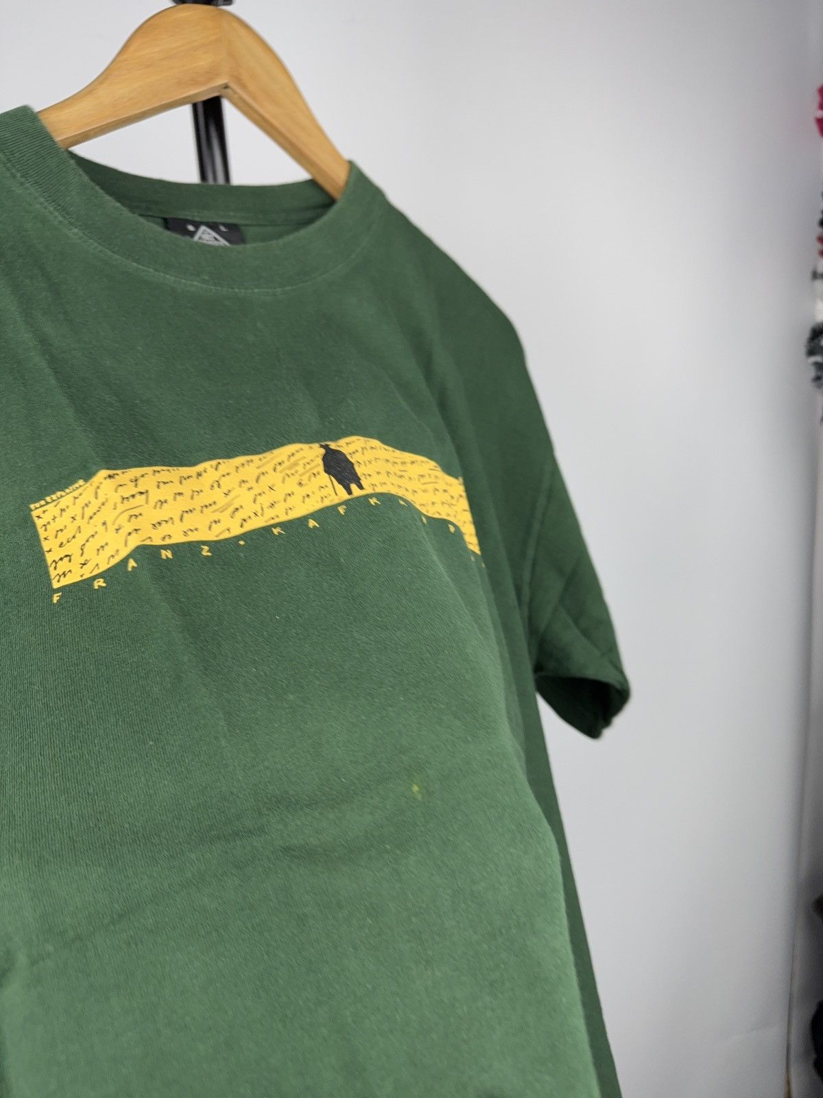 Vintage Vintage 00s Retro Franz Kafka Prague Art Graphic T-Shirt Size US L / EU 52-54 / 3 - 6 Thumbnail