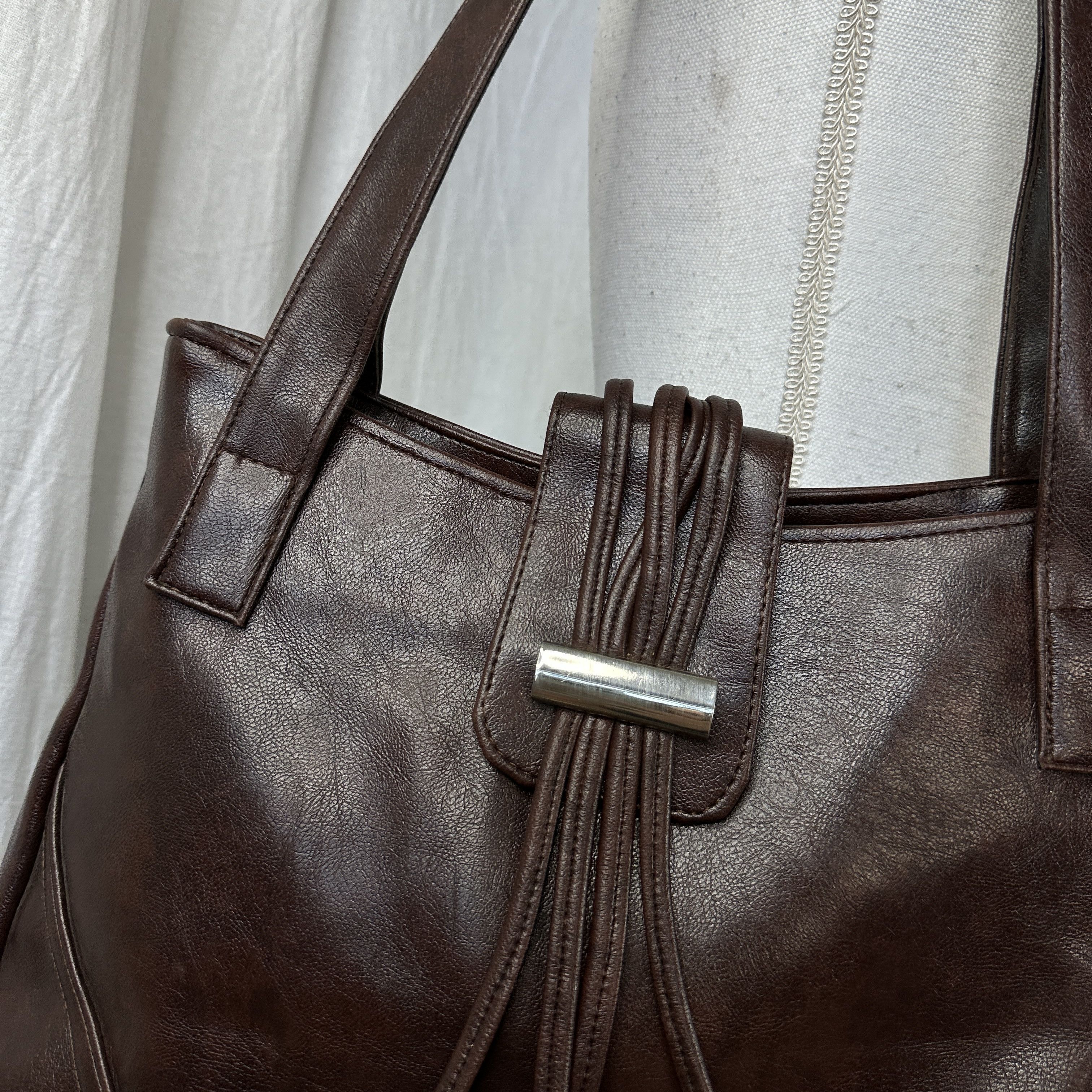 Vintage Vintage Avant Garde Faux Leather Shoulder Bag 00s Size ONE SIZE - 5 Thumbnail