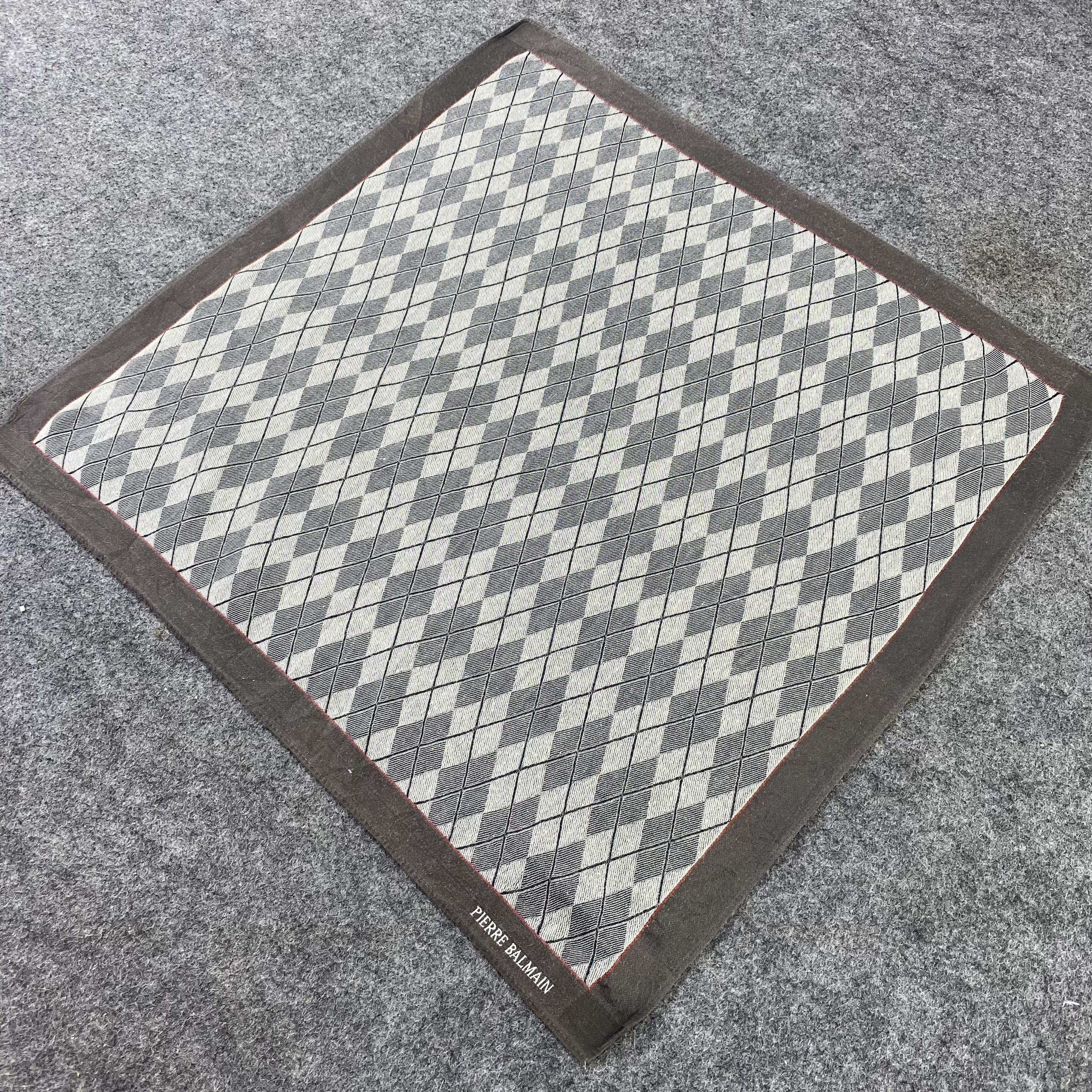 Pierre Balmain Pierre Balmain Handkerchief / Bandana / Neckerchief-B503 Size ONE SIZE - 4 Thumbnail