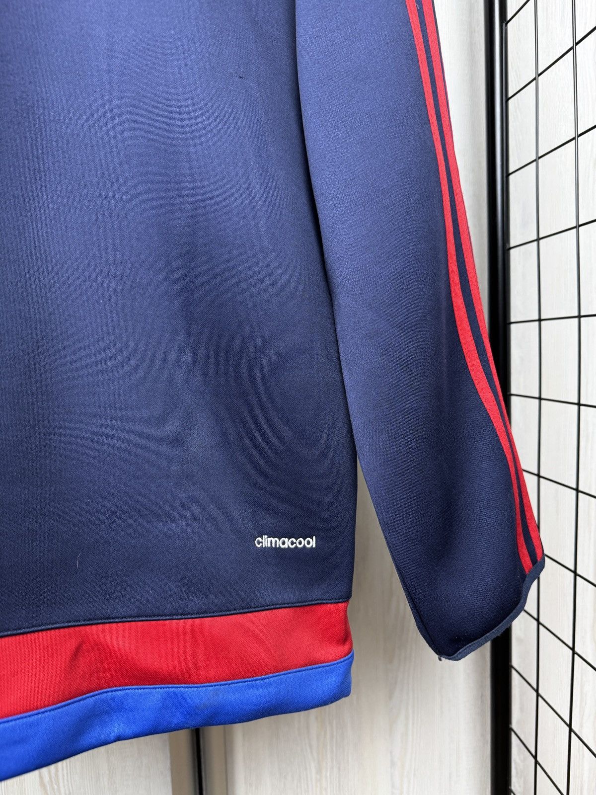 Adidas 2015 2016 Manchester United Training Sweatshirt Men’s Adidas Size US XL / EU 56 / 4 - 4 Thumbnail