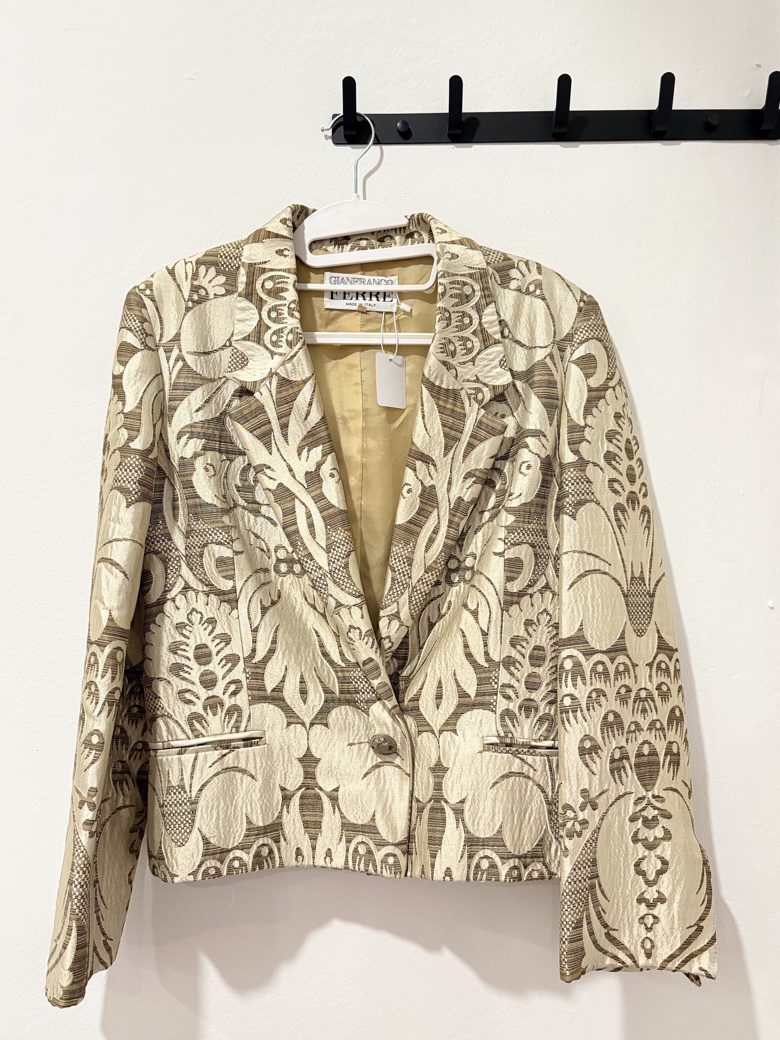 Gianfranco Ferre Gianfranco Ferre Vintage Pattern Jacket Size M / US 6-8 / IT 42-44 - 1 Thumbnail