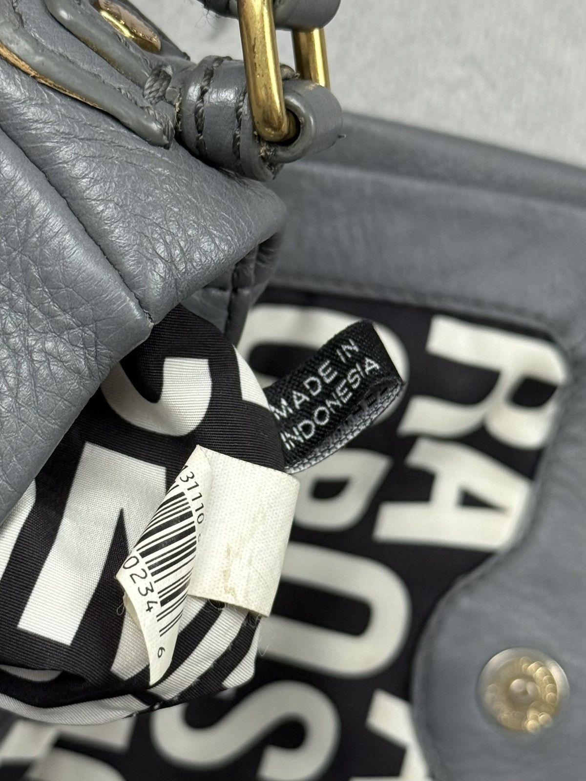 Marc by Marc Jacobs Marc By Marc Jacobs Grey Leather Crossbody Shoulder Bag y2k Size ONE SIZE - 17 Thumbnail