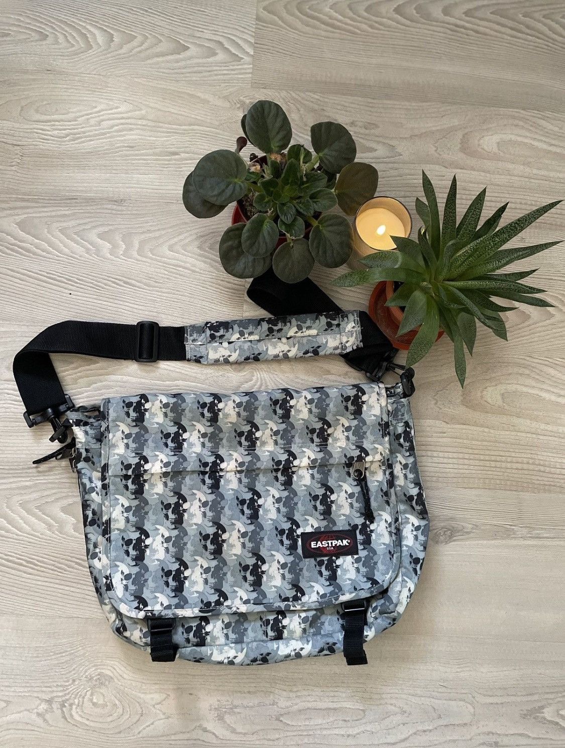 Eastpak Vintage Gorpcore Crossbody Sling Bag in Grey, Men's