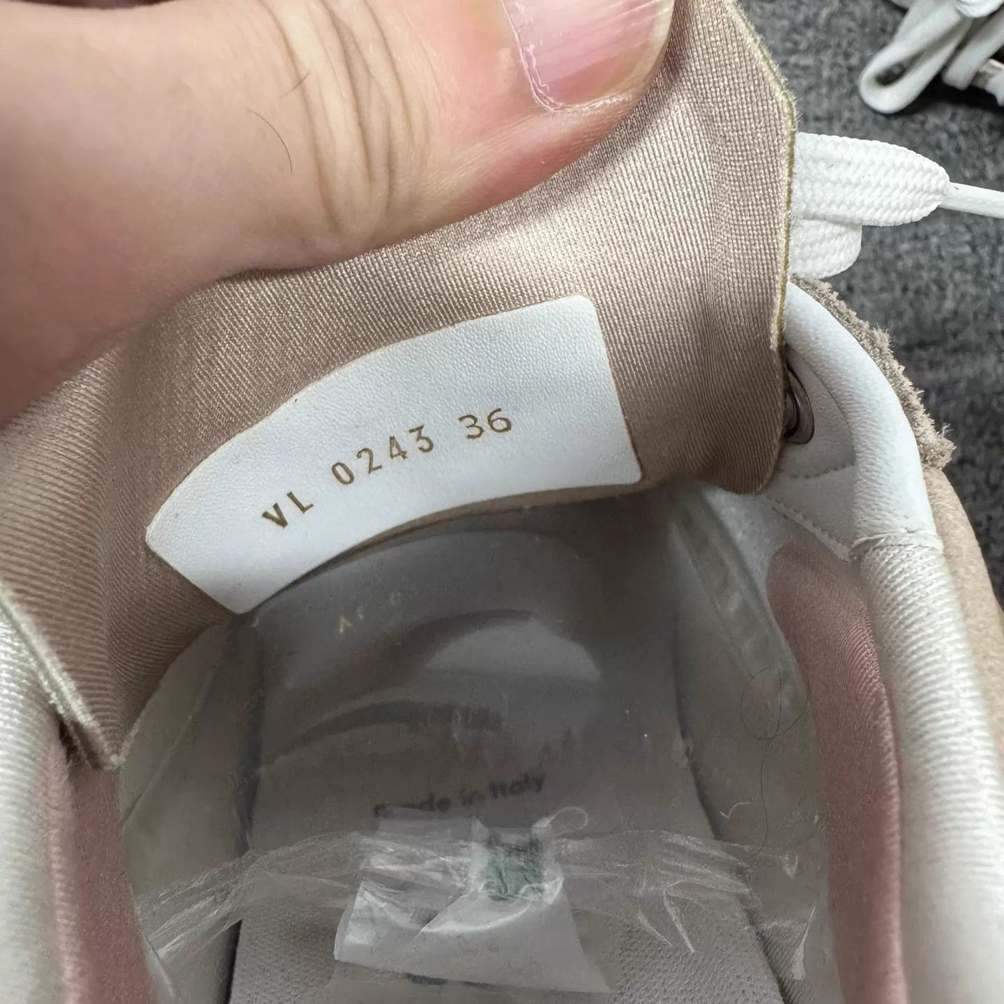 Louis Vuitton LV Run 55 nude pink colorblock dad shoe Size US 5.5 / IT 35.5 - 7 Thumbnail