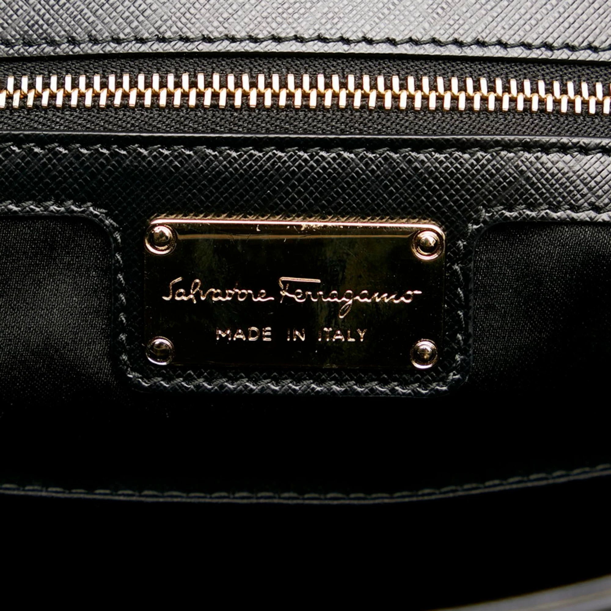 Salvatore Ferragamo o1s1rm0924 Size: OS / Valara Ribbon Shoulder Bag in Black Size ONE SIZE - 6 Thumbnail
