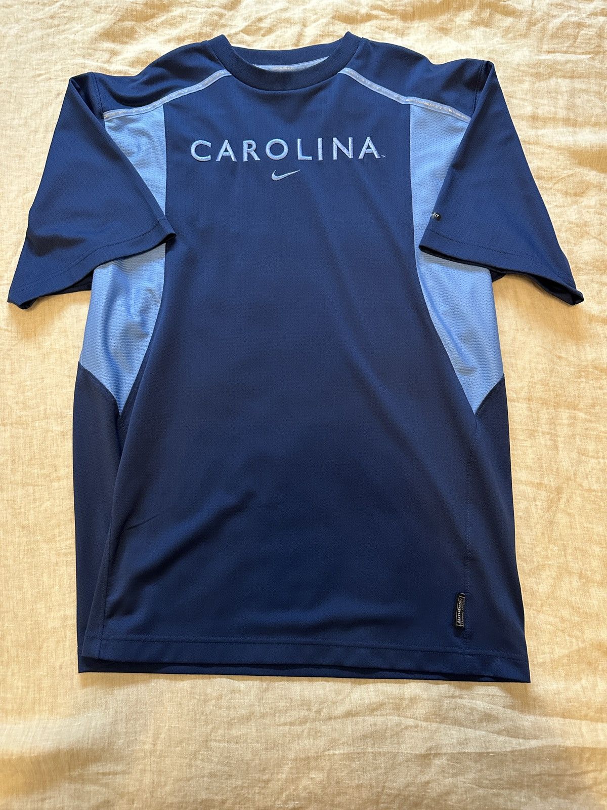 Nike × Vintage UNC Chapel Hill Tarheels Carolina Nike Dri-Fit Cover Size US S / EU 44-46 / 1 - 1 Thumbnail