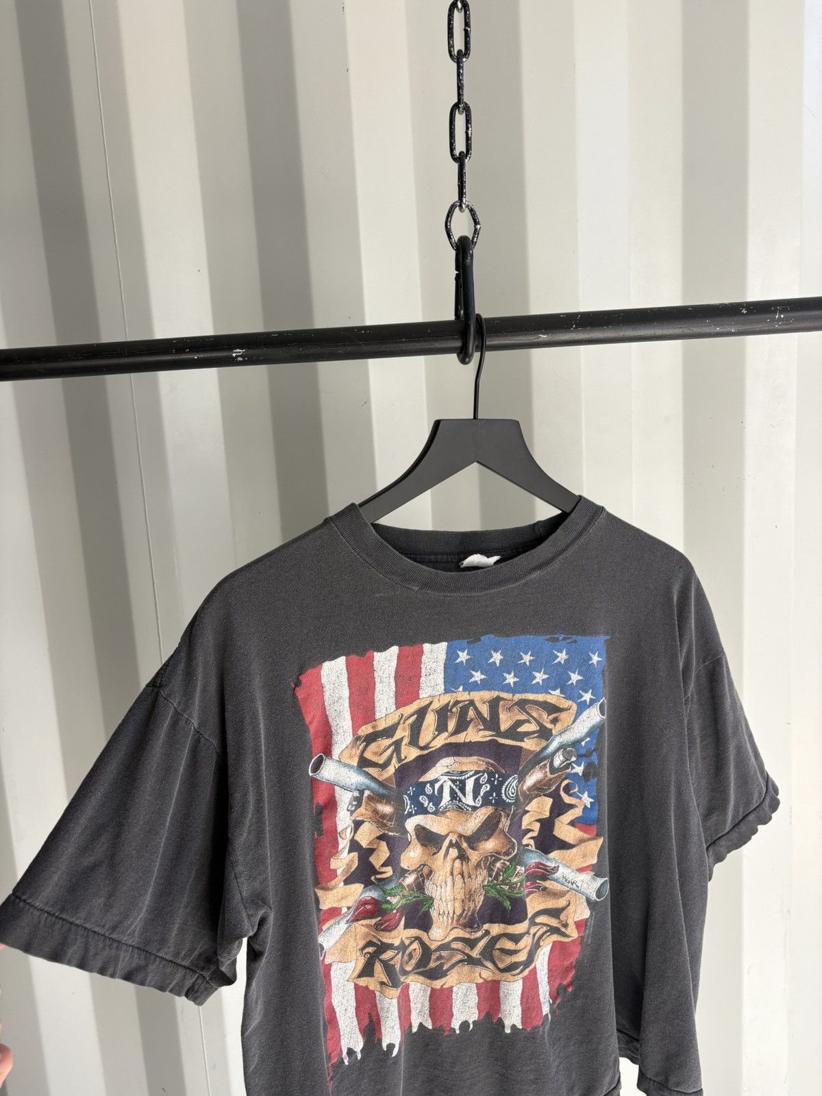 Band Tees Vintage Guns N Roses Thrashed Faded Distressed GRUNGE Shirt Size US L / EU 52-54 / 3 - 5 Thumbnail