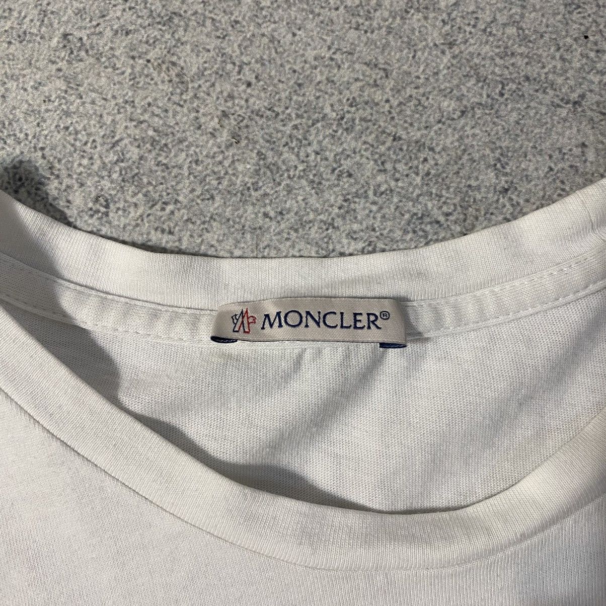 Moncler Moncler t shirt Big logo Size US L / EU 52-54 / 3 - 5 Thumbnail
