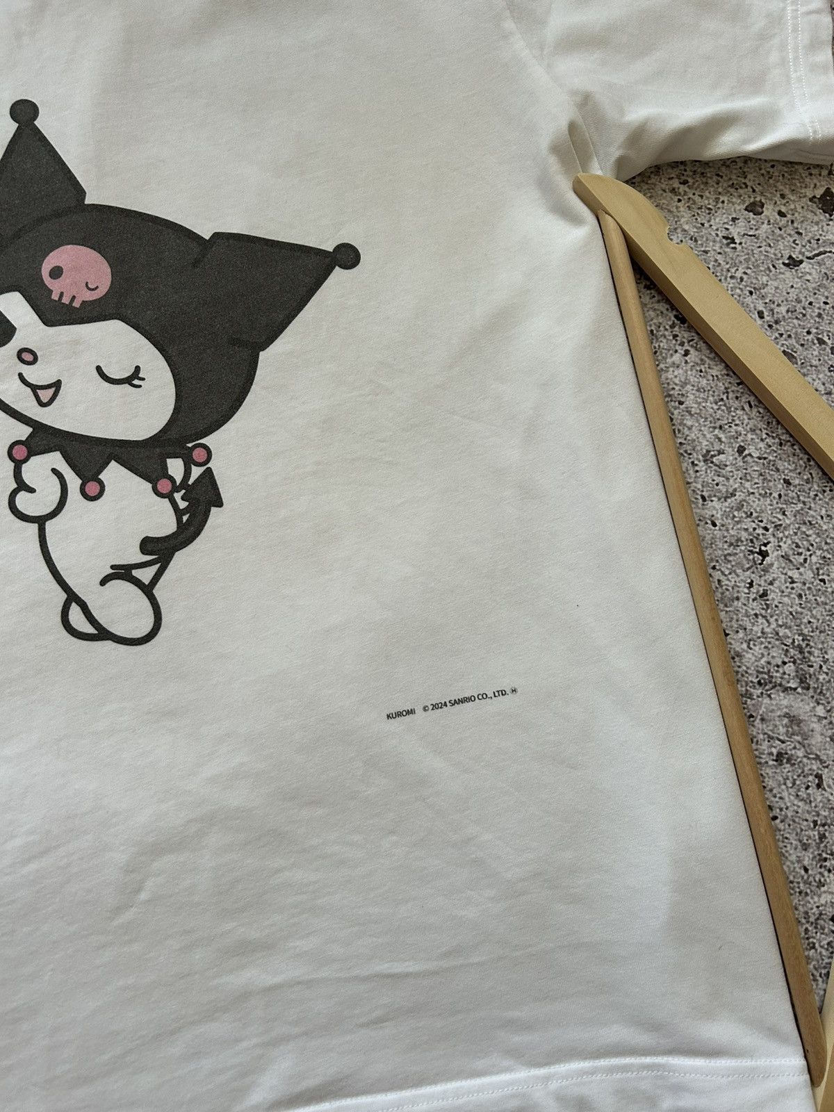 Anime × Japanese Brand × Uniqlo Rare Uniqlo Kuromi Sanrio 2024 Japanese T-Shirt Y2K Hype Size US XL / EU 56 / 4 - 8 Thumbnail
