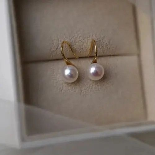 Designer × Jewelry × Vintage Elegant White Pearl Dangle Drop Earrings for Women Size ONE SIZE - 1 Thumbnail