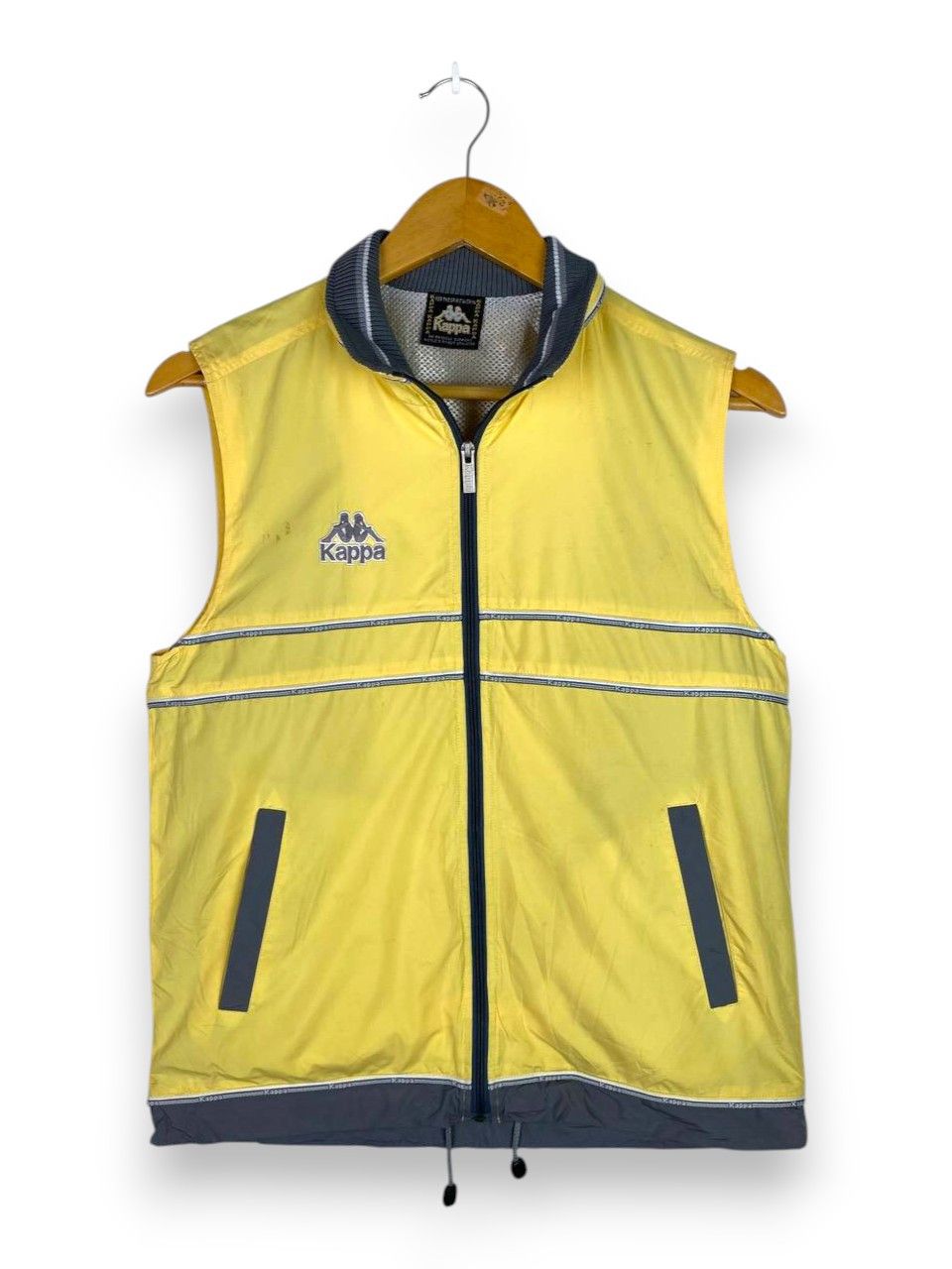 Kappa Vintage kappa nylon vest nice design Size US S / EU 44-46 / 1 - 1 Thumbnail