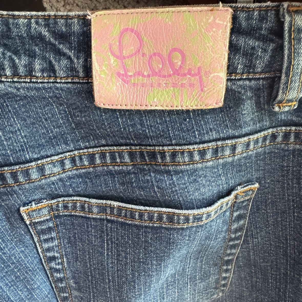 Lilly Pulitzer Lilly Pulitzer Denim Capris Size 6 Some Stains Size 28" / US 6 / IT 42 - 4 Thumbnail