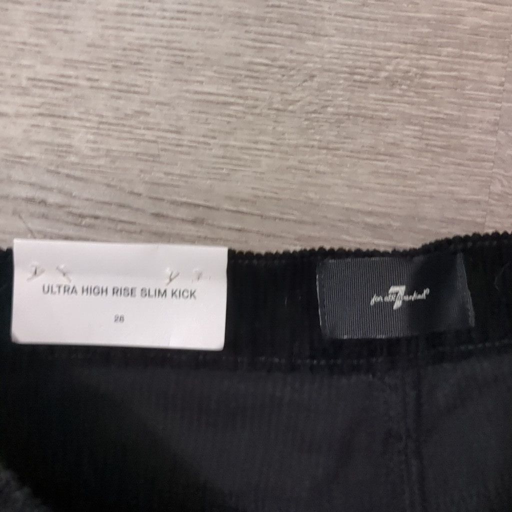7 For All Mankind 7 for all mankind black ultra high rise slim corduroy sz. 28 Size 28" / US 6 / IT 42 - 4 Thumbnail