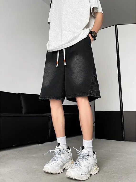 Loose casual denim shorts