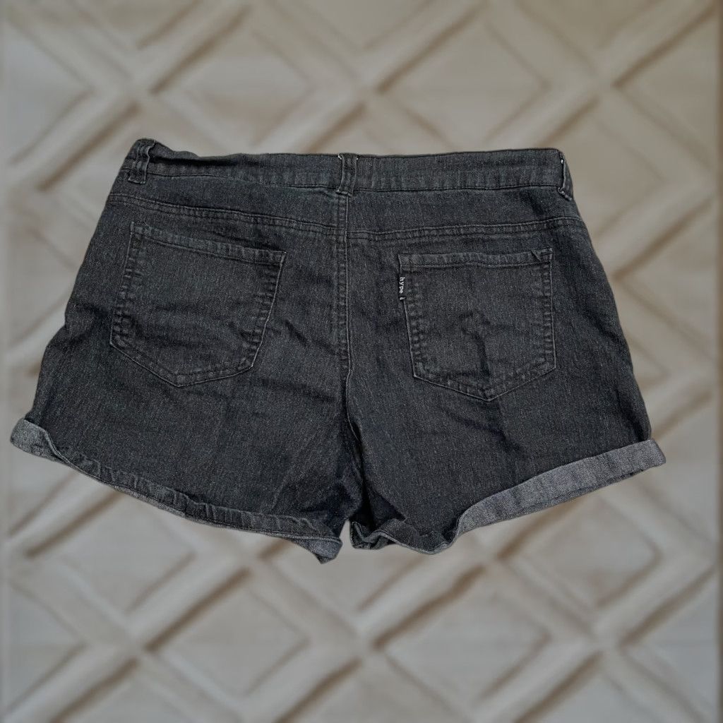 Vintage Hype Boyfriend Jeans Shorts Womens Black Dark Wash High Rise 32x3 Denim 11 Casual 5-Pocket Design Logo Button Zipper Modern Womens Size 32" / US 10 / IT 46 - 1 Thumbnail