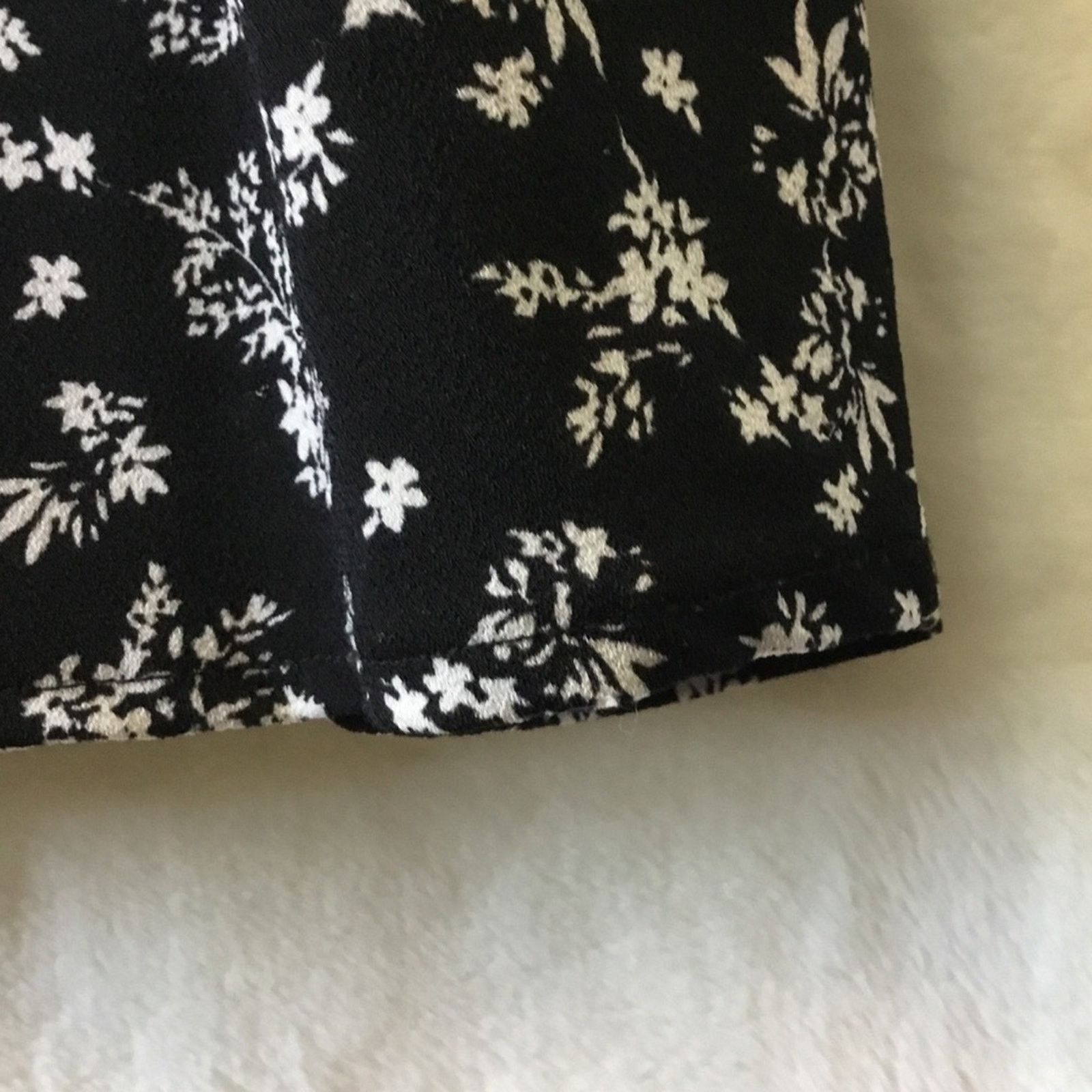 Mango MNG Black Ruffle Cap Sleeve Floral Mini Dress Size M / US 6-8 / IT 42-44 - 5 Thumbnail