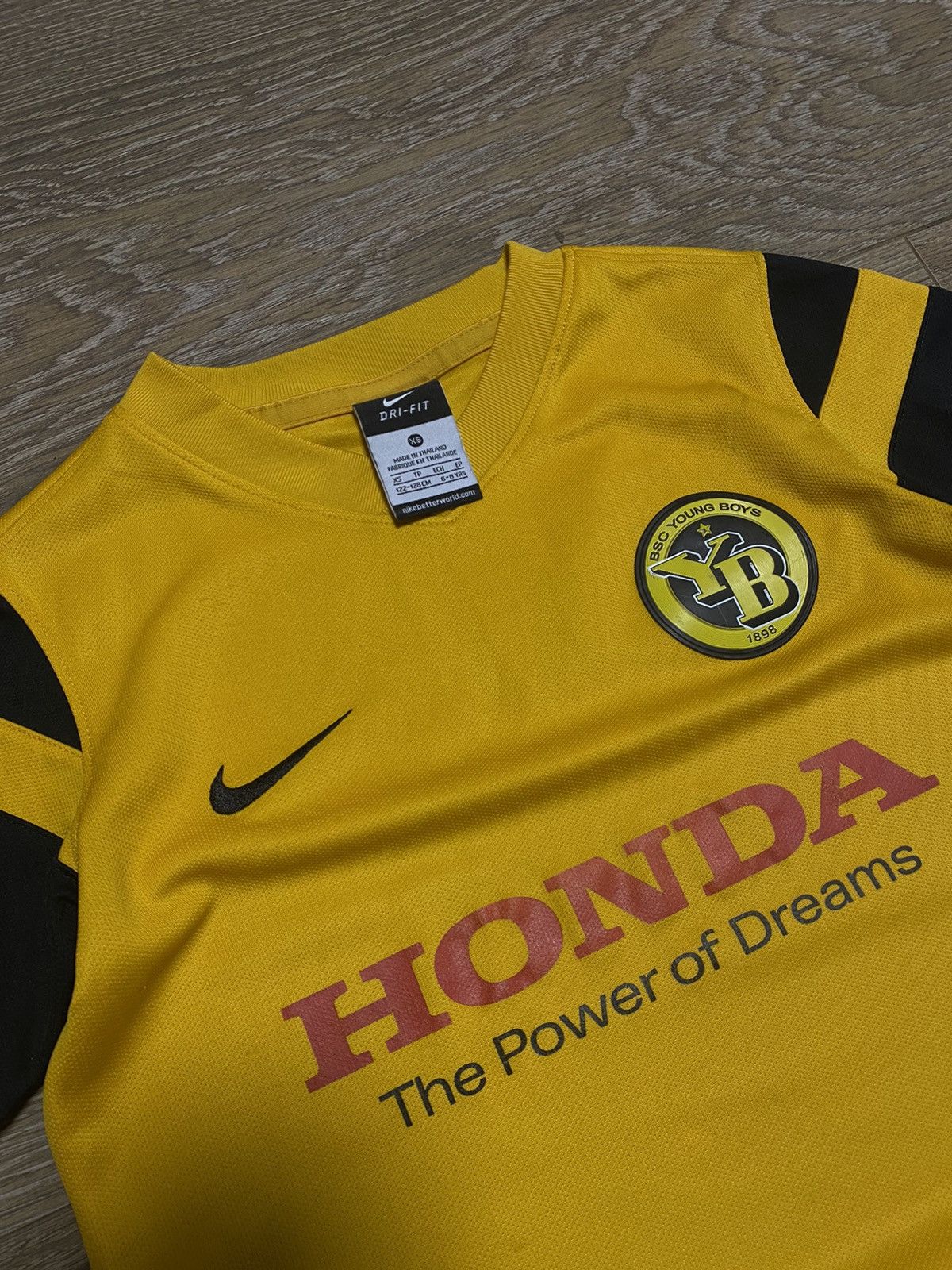 Nike × Vintage Vintage Nike 2015-16 Young Boys Home Shirt KidsXS Size US XS / EU 42 / 0 - 4 Thumbnail