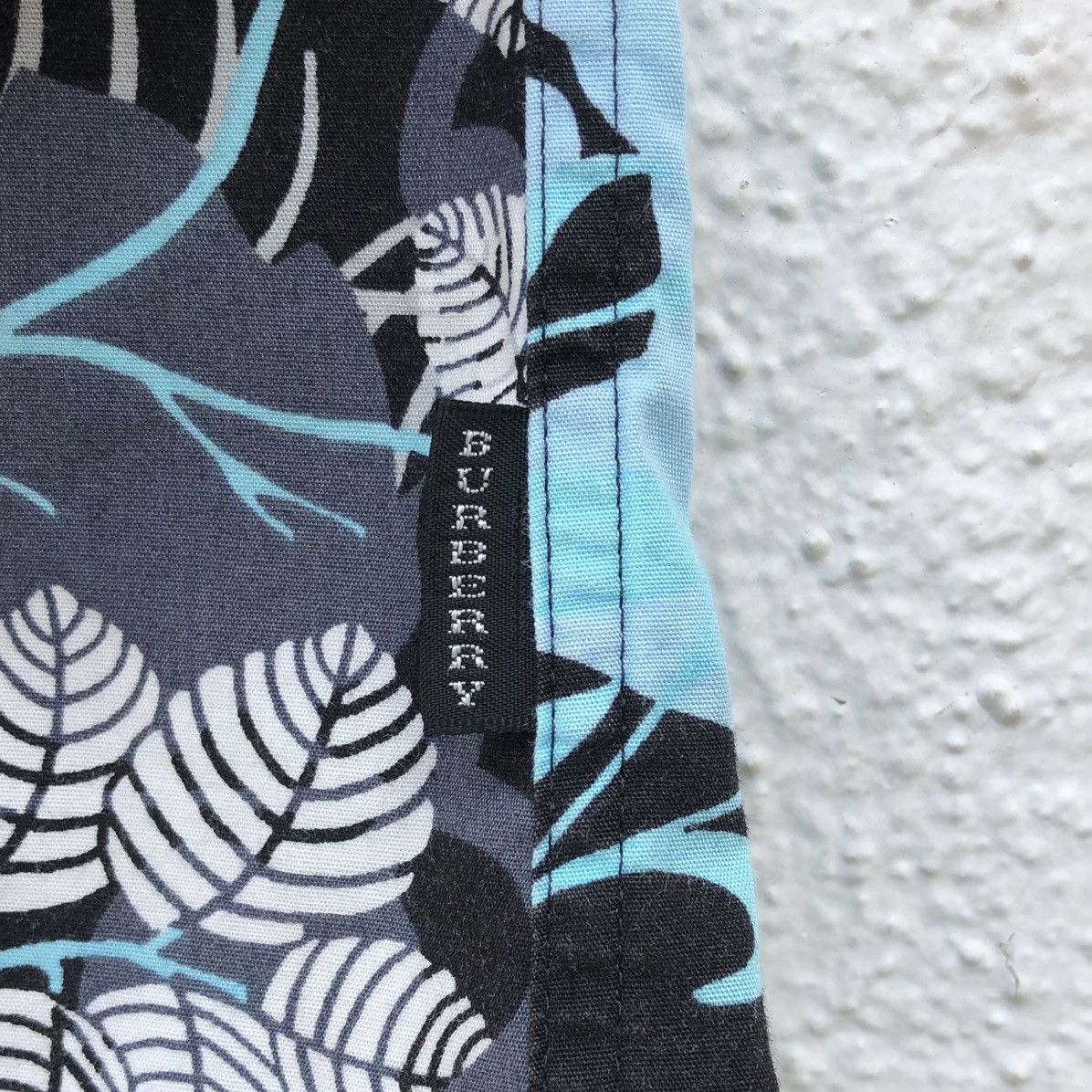 Burberry Burberry Black Label Aloha Shirt Size US M / EU 48-50 / 2 - 10 Thumbnail