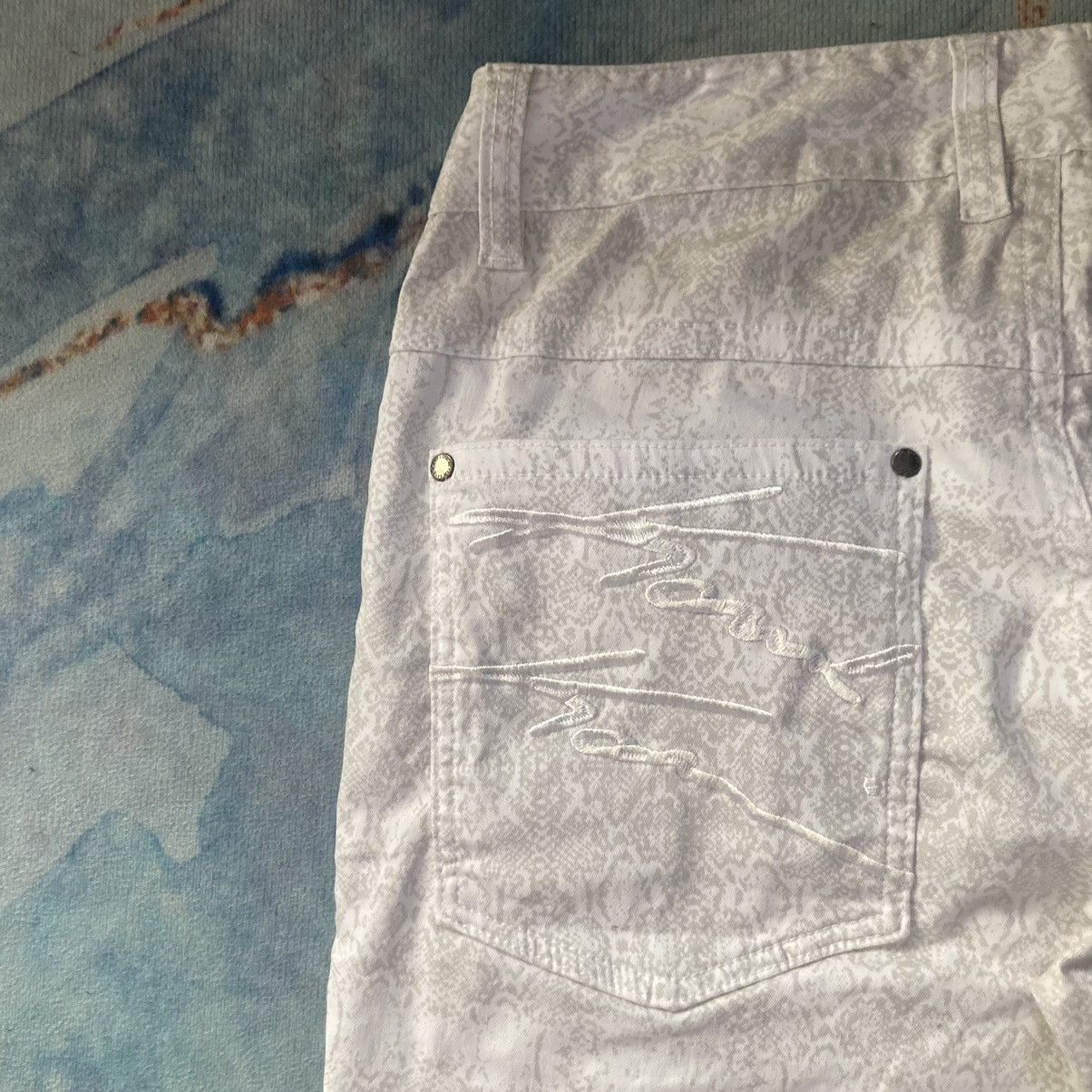 Karl Kani KARL KANI GOLF SNAKE SKINS MOTIF SHORT PANTS Size US 33 - 7 Thumbnail