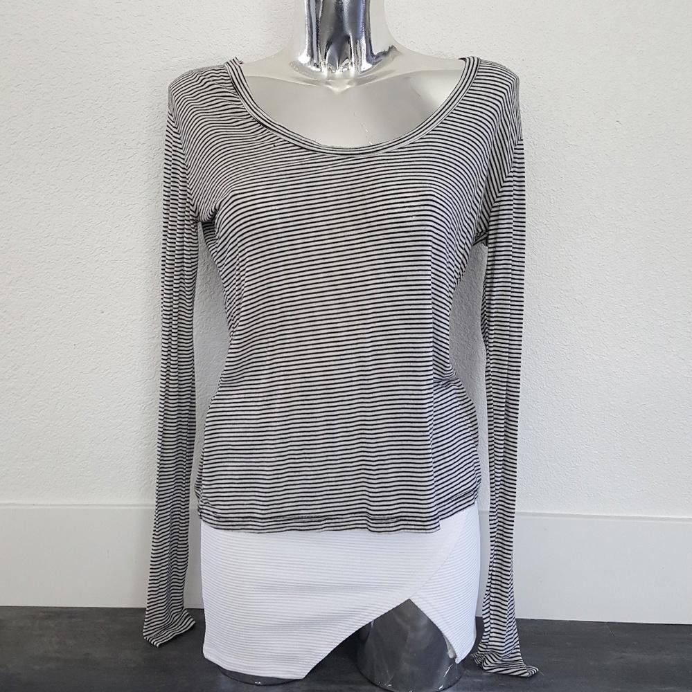 Designer White Black Pinstriped Melville Long Sleeve Size ONE SIZE - 1 Thumbnail