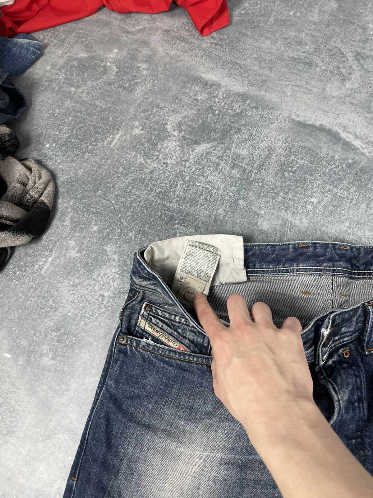 Diesel Crazy baggy Diesel Safado faded denim jeans Size US 33 - 7 Thumbnail