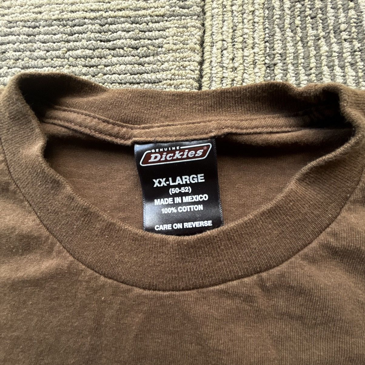 Dickies Vtg Y2K Dickies Eagle Graphic Brown Spell-out T-shirt Size US XXL / EU 58 / 5 - 4 Thumbnail