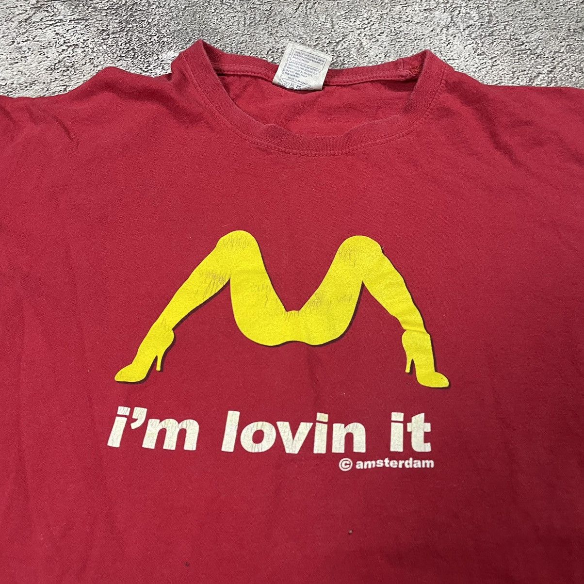 Vintage Vintage Y2K Im Lovin It Graphic Tee Red Streetwear Baggy M Size US M / EU 48-50 / 2 - 5 Thumbnail