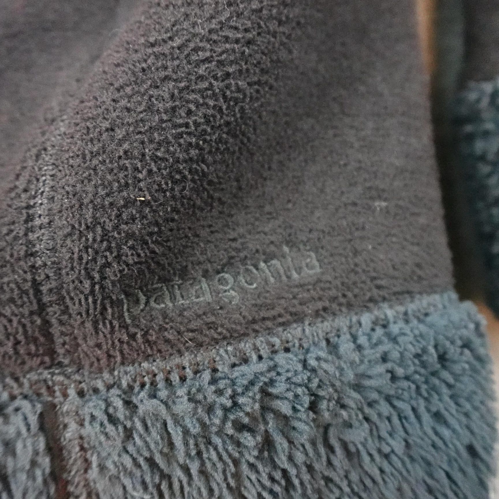 Patagonia Patagonia Fleece Jacket Womens Small Black Long Full Zip Coat Warm Winter Cozy Size S / US 4 / IT 40 - 3 Thumbnail