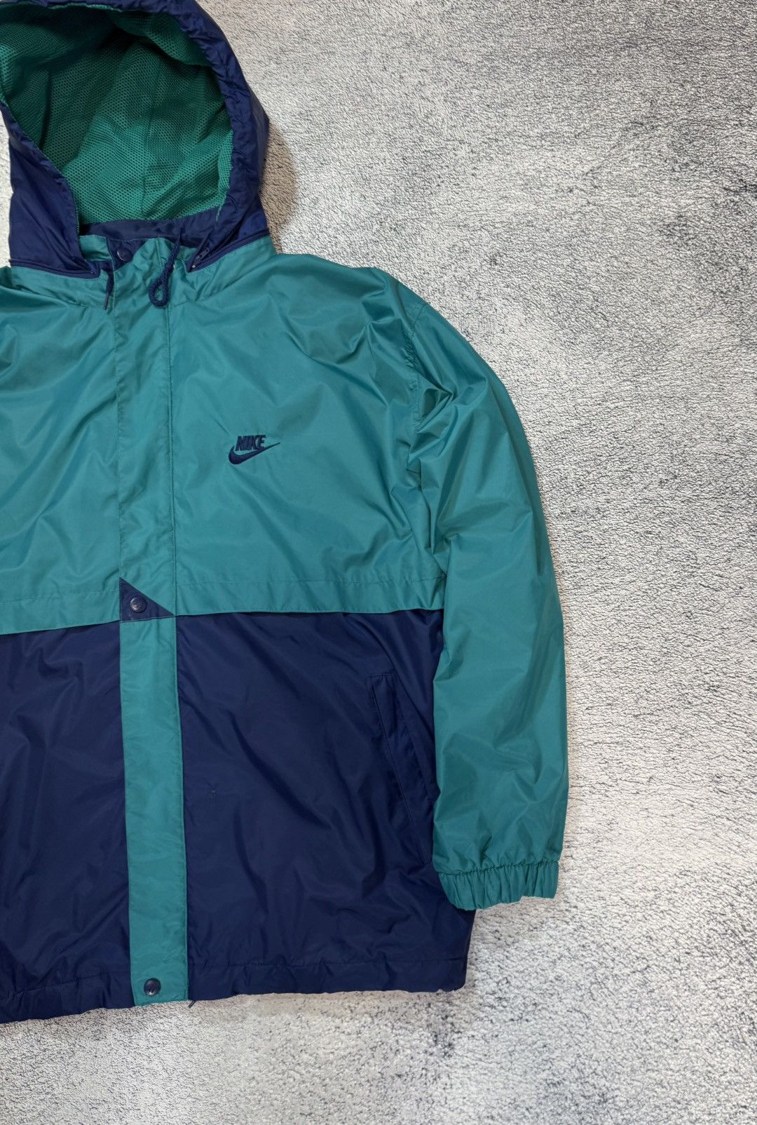 Nike Nike Vintage Windbreaker Jacket Men M Hooded Nylon Retro 90s Size US M / EU 48-50 / 2 - 4 Thumbnail