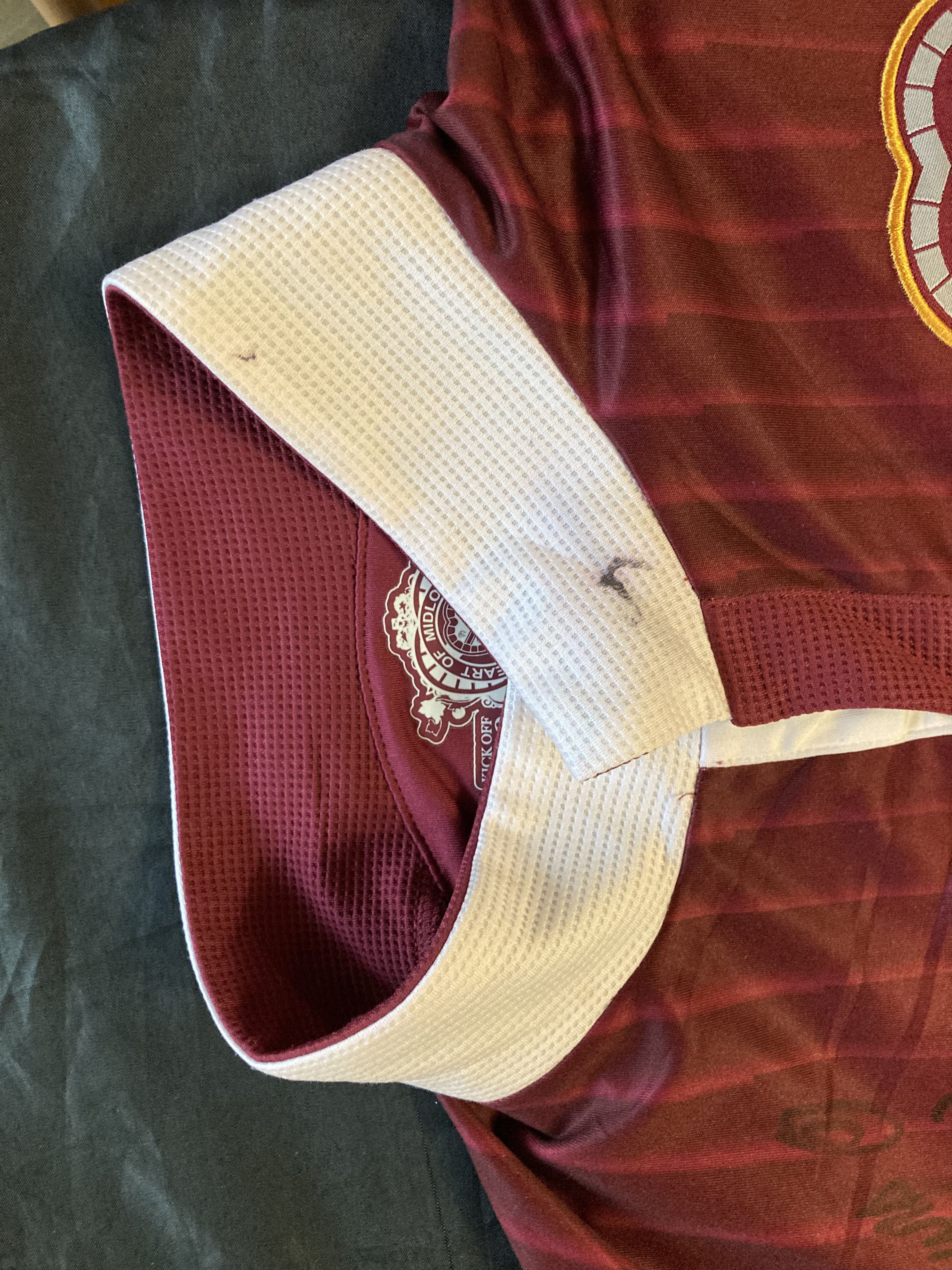 Umbro Umbro Heart Of Midlothian Hearts 2009 home jersey soccer Size US M / EU 48-50 / 2 - 4 Thumbnail