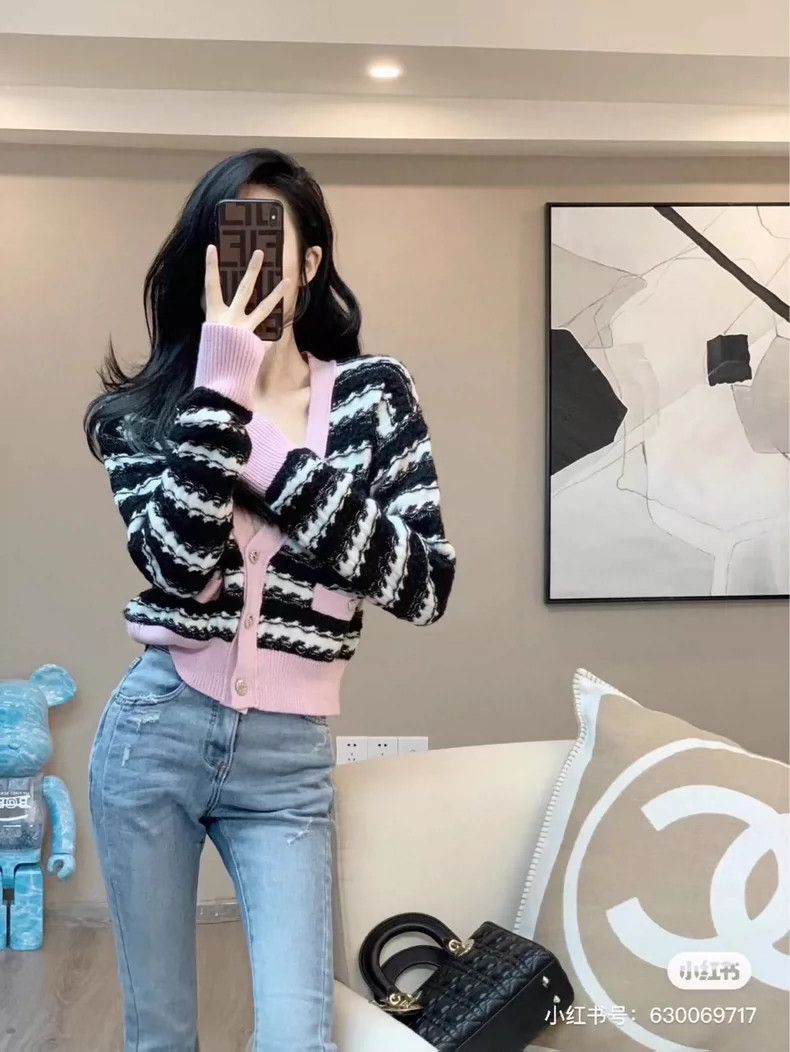 Chanel Chanel 22 autumn and winter pink edge striped knitted card Size XS / US 0-2 / IT 36-38 - 7 Thumbnail