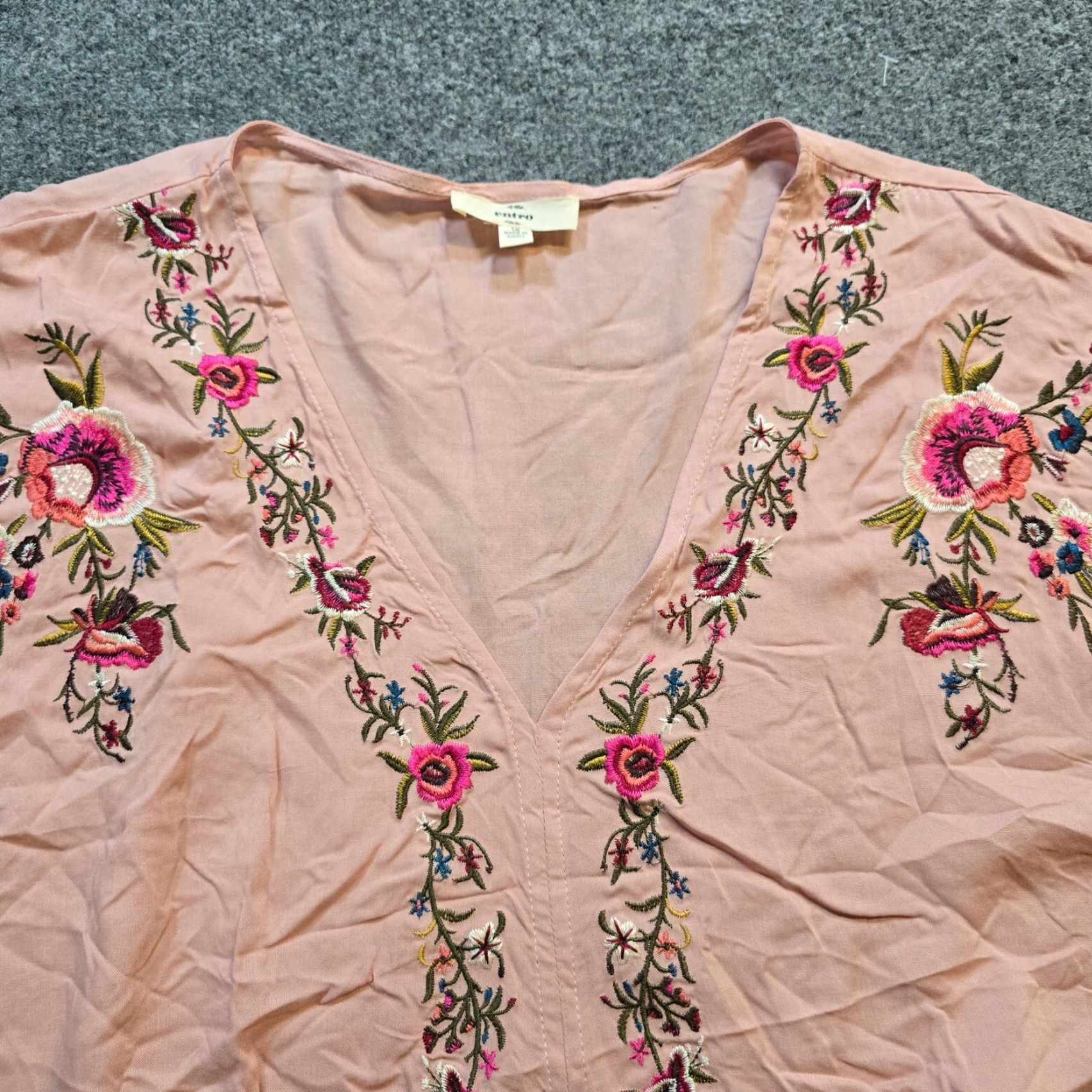 Pinko Entro Blouse Shirt Womens 1X Pink Floral Embroidered Tie Waist Boho Cottage Fall Spring Winter Casual Basic V-Neck 3/4 Sleeve Roll Tab Sleeve Pullover Size XL / US 12-14 / IT 48-50 - 2 Thumbnail