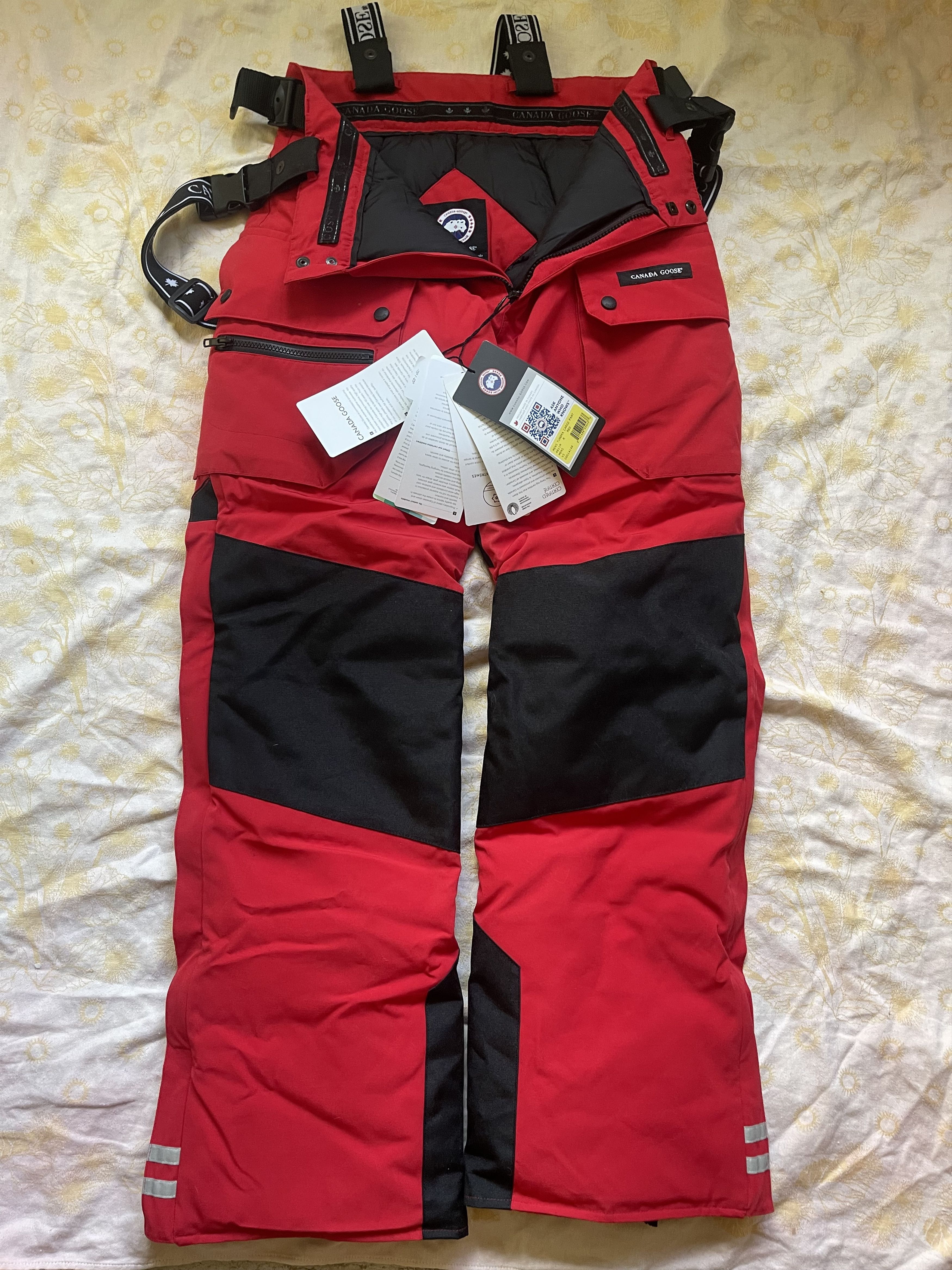 Canada Goose Tundra Cargo Pant Size US 26 / EU 42 - 1 Thumbnail