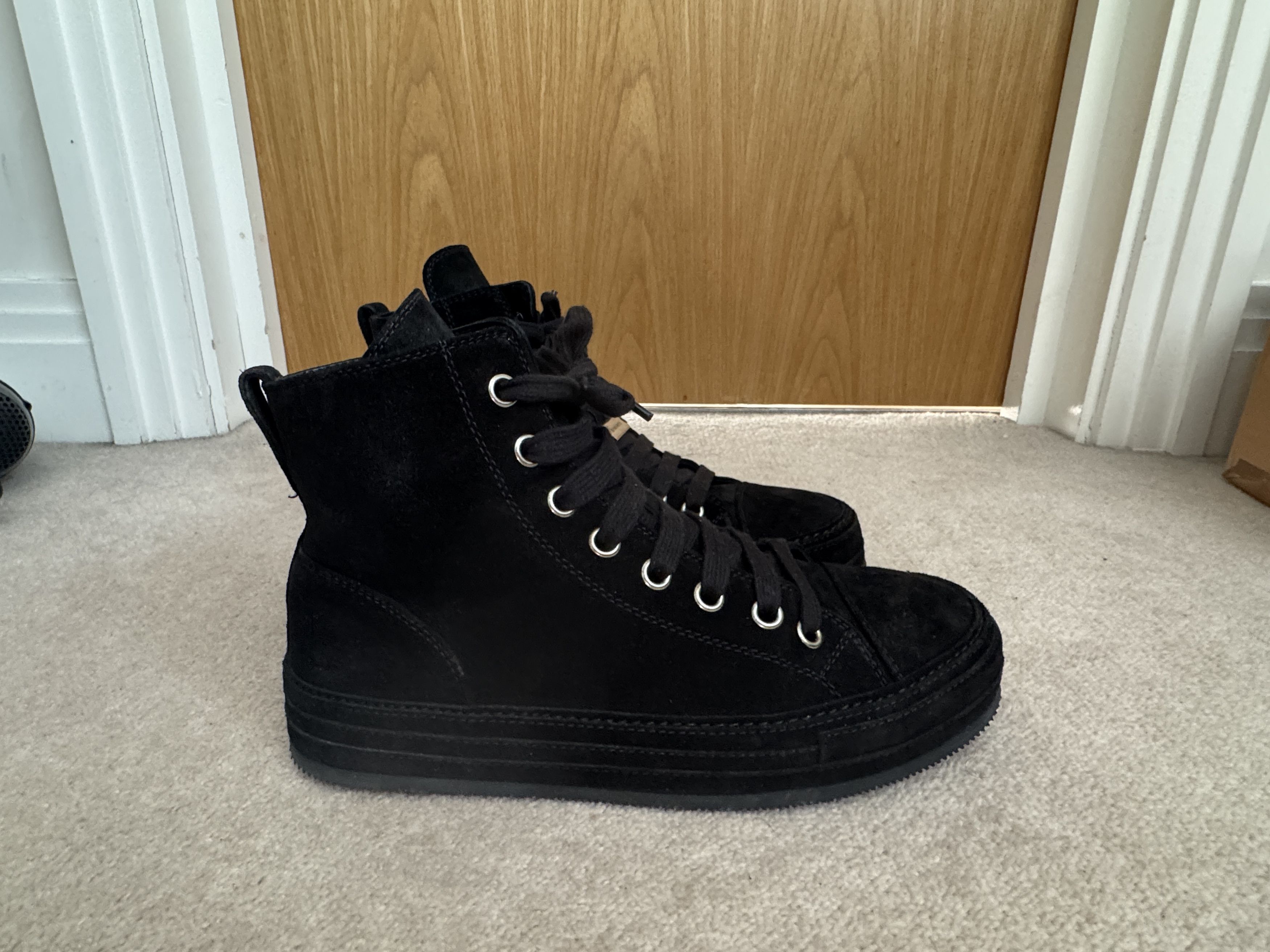 Ann Demeulemeester Ann Demeulemeester Raven Sneakers in Black Size US 7 / EU 40 - 8 Thumbnail