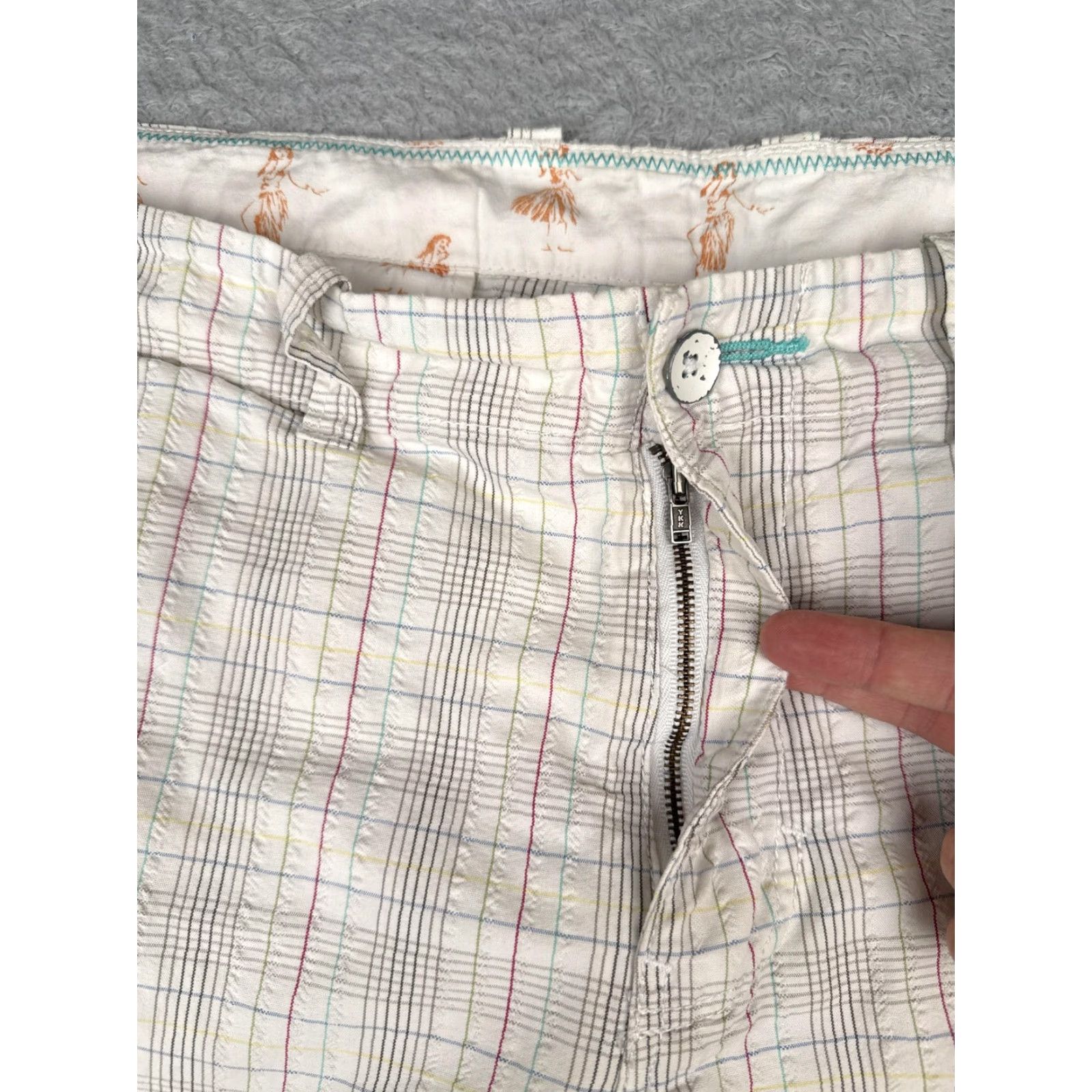 Tommy Bahama Tommy Bahama Relax Shorts Mens 36 Beige Seersucker Plaid Cotton Zip Fly Casual Size US 36 / EU 52 - 6 Thumbnail