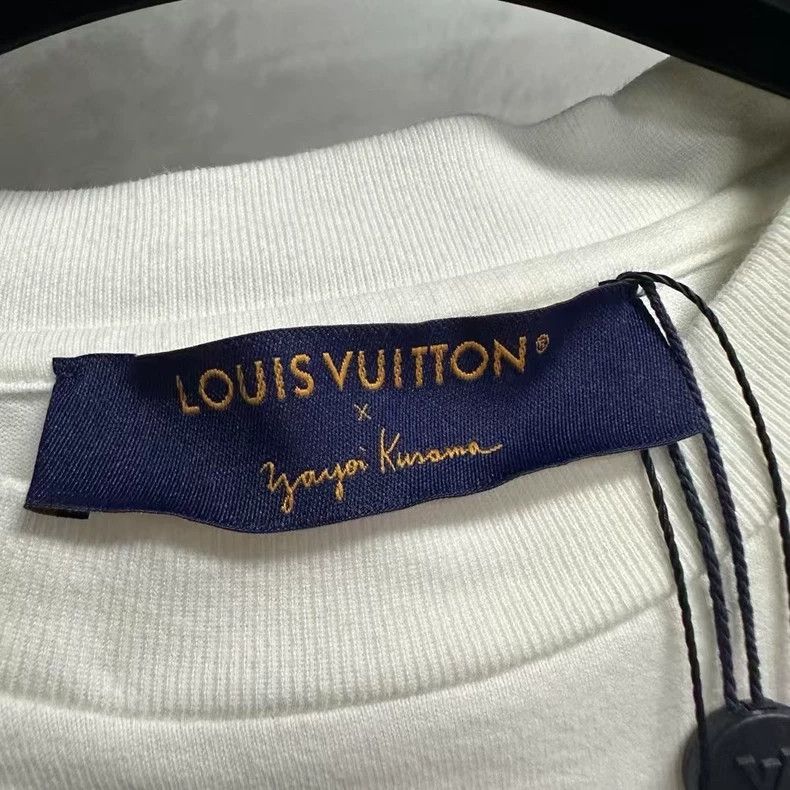 Louis Vuitton Louis Vuitton White Co-branded Cartoon Face Embroidered Cr Size US M / EU 48-50 / 2 - 3 Thumbnail
