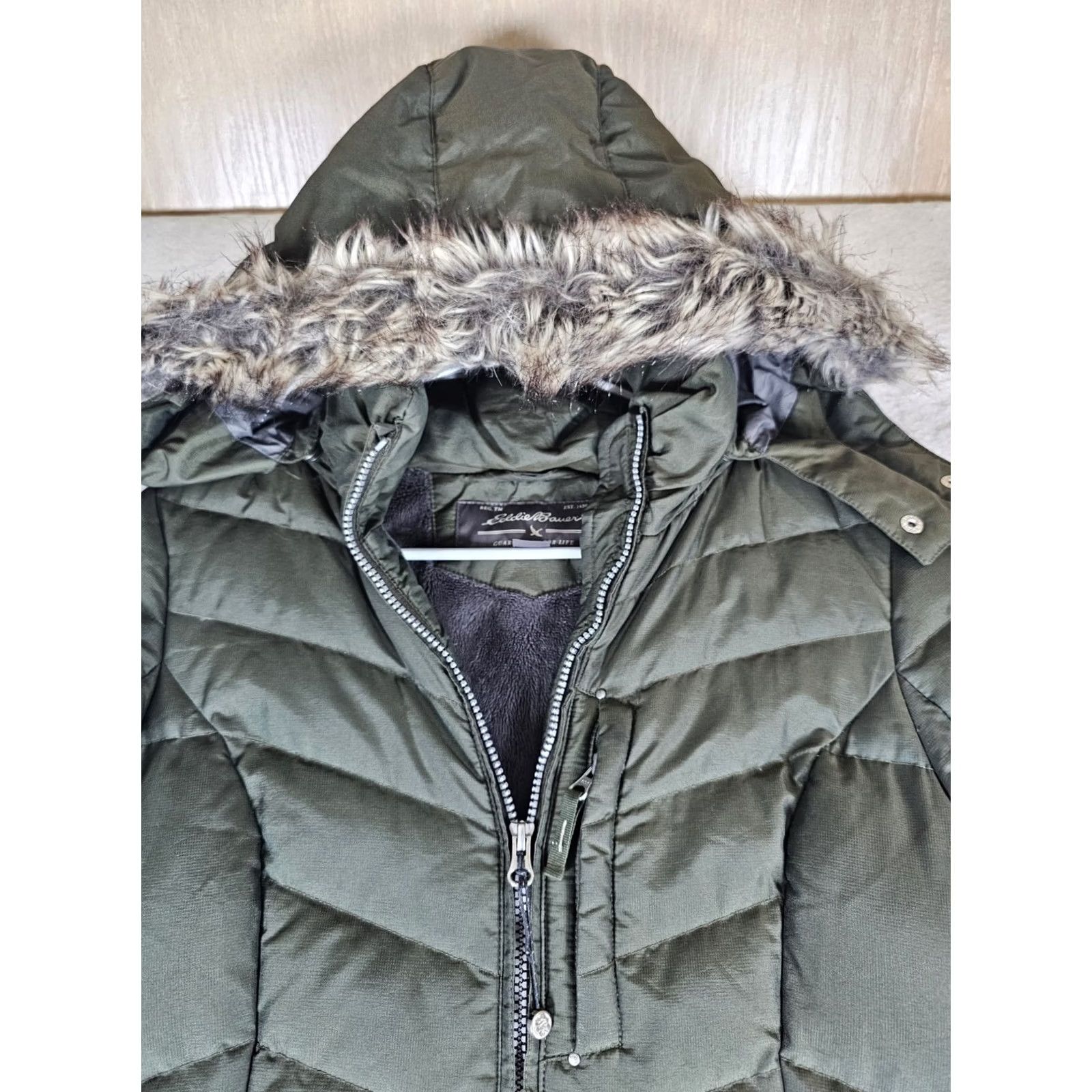 Eddie Bauer VINTAGE Eddie Bauer Sun Valley Parka Womens Size Small Green Down Hooded Fur Lined Long Coat Winter Jacket Size S / US 4 / IT 40 - 3 Thumbnail