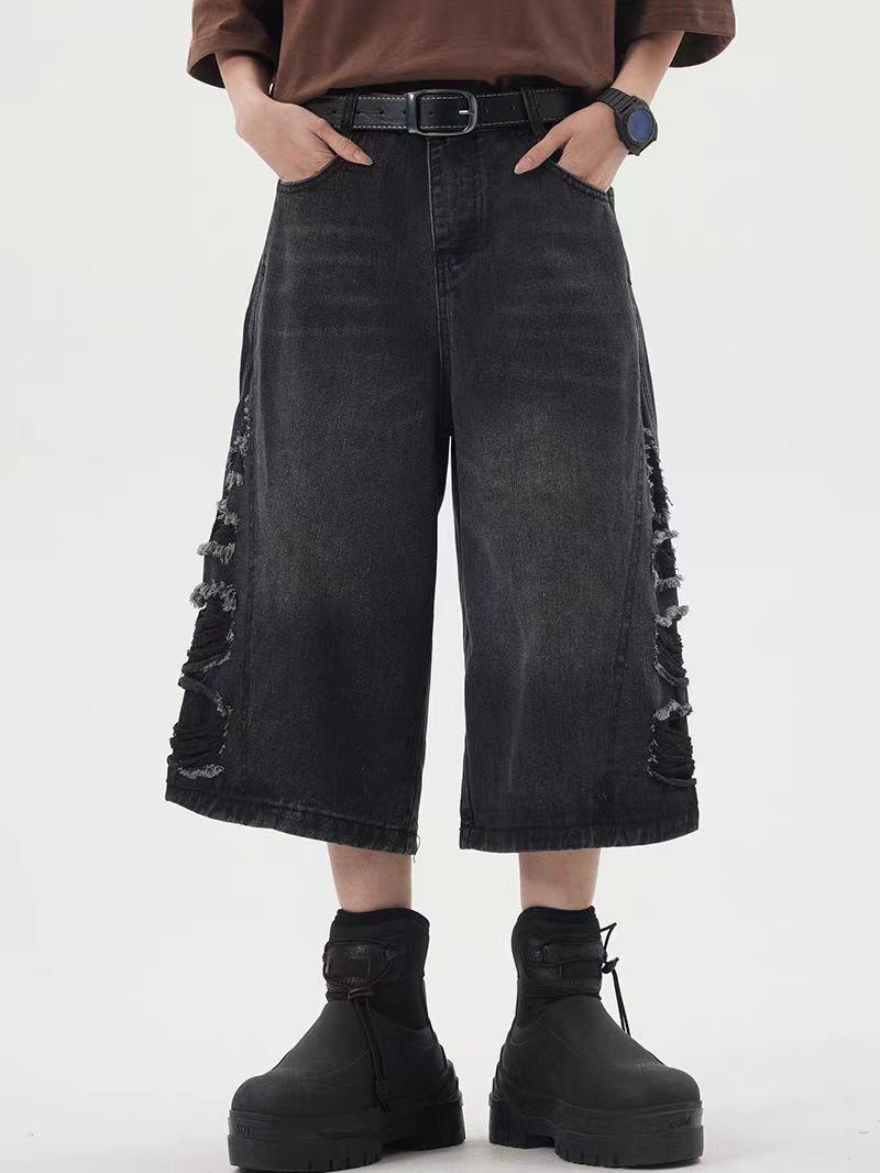Heavy damage washed distressed retro loose denim shorts