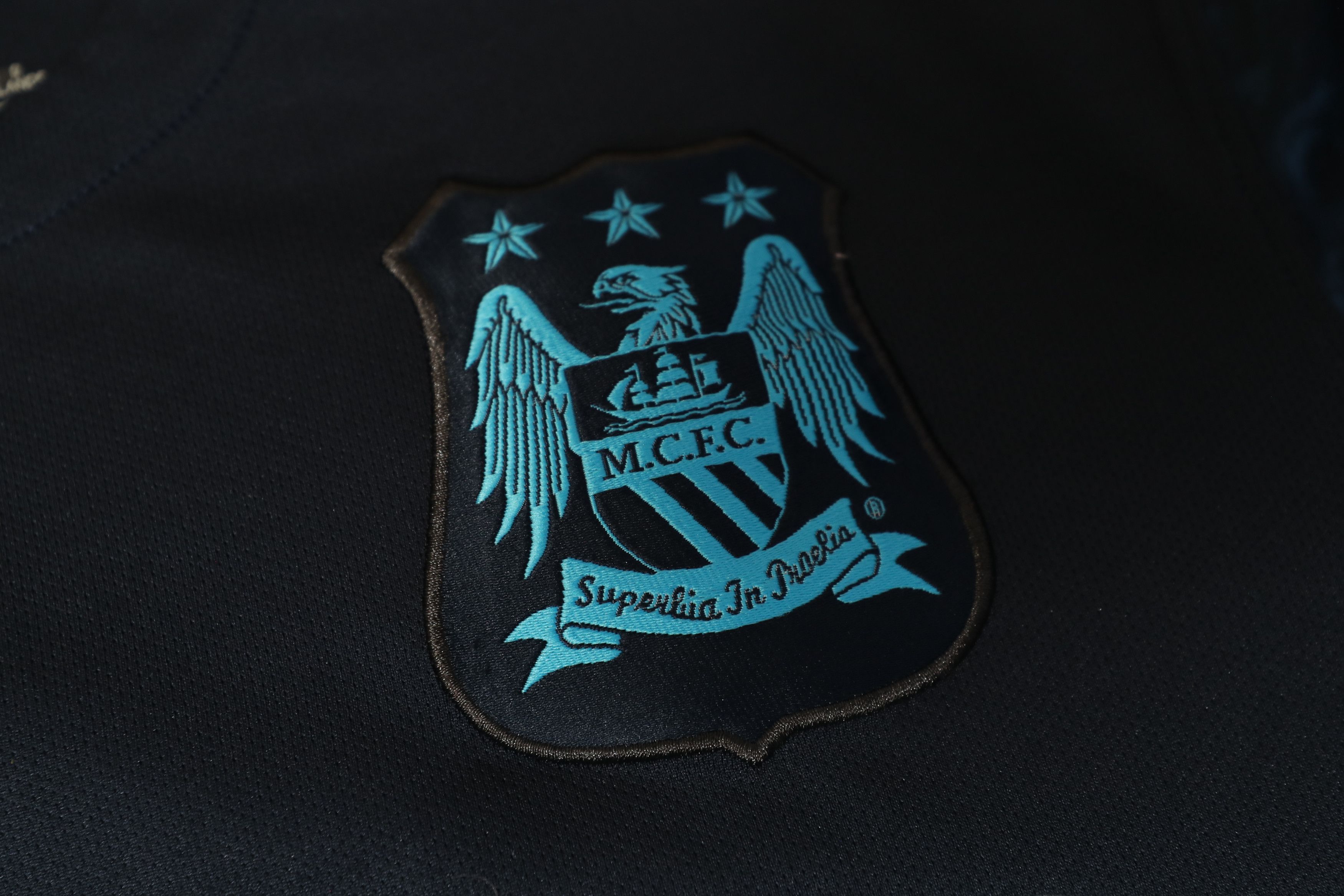 Nike Manchester City 2015-2016 Long Sleeve (L) Size US L / EU 52-54 / 3 - 7 Thumbnail