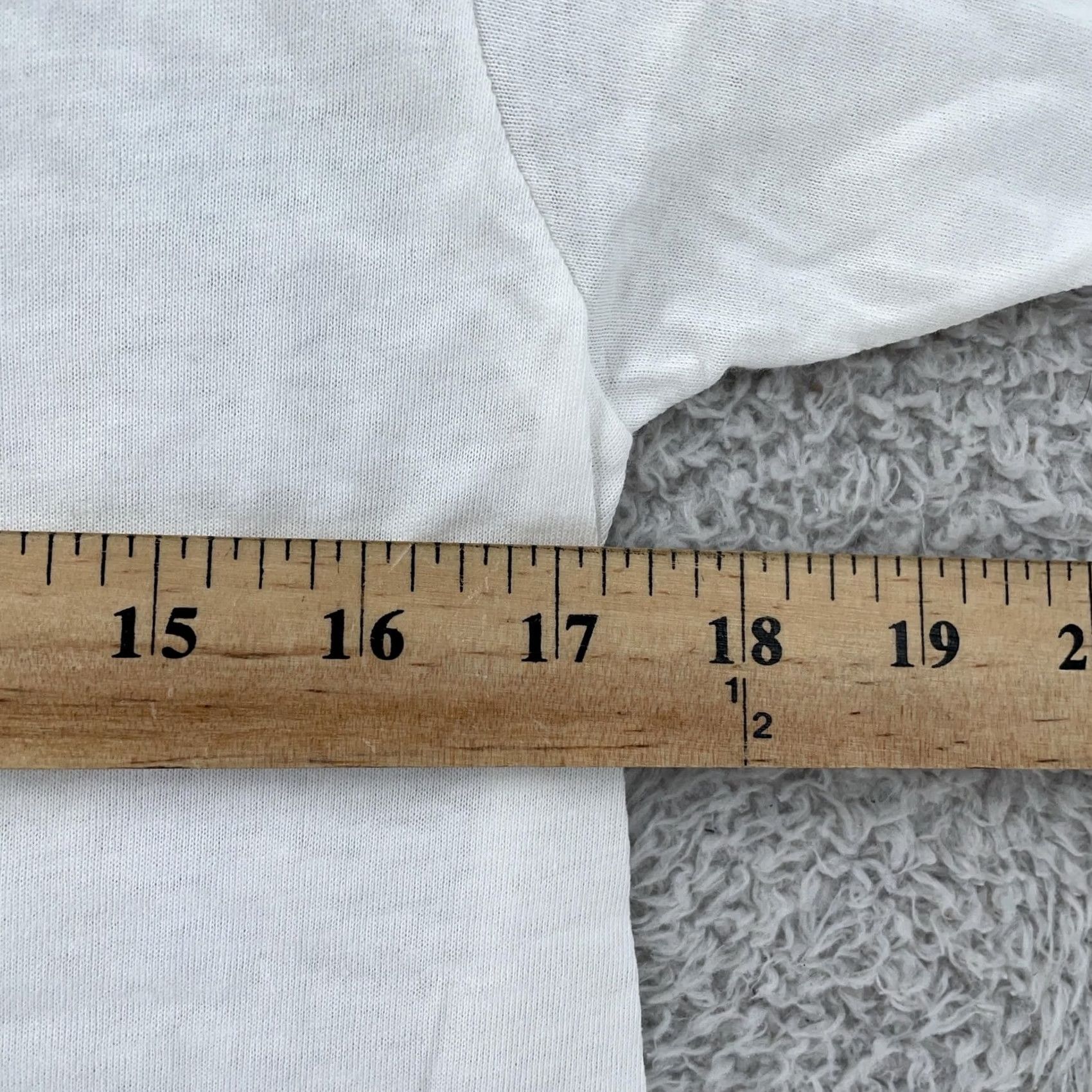 Vintage VINTAGE B.V.D Shirt Mens XS/S White Undershirt Crewneck 90s Military All Seasons Lightweight Cotton Jersey Breathable Knit Boys Girls Mens Size US XS / EU 42 / 0 - 7 Thumbnail